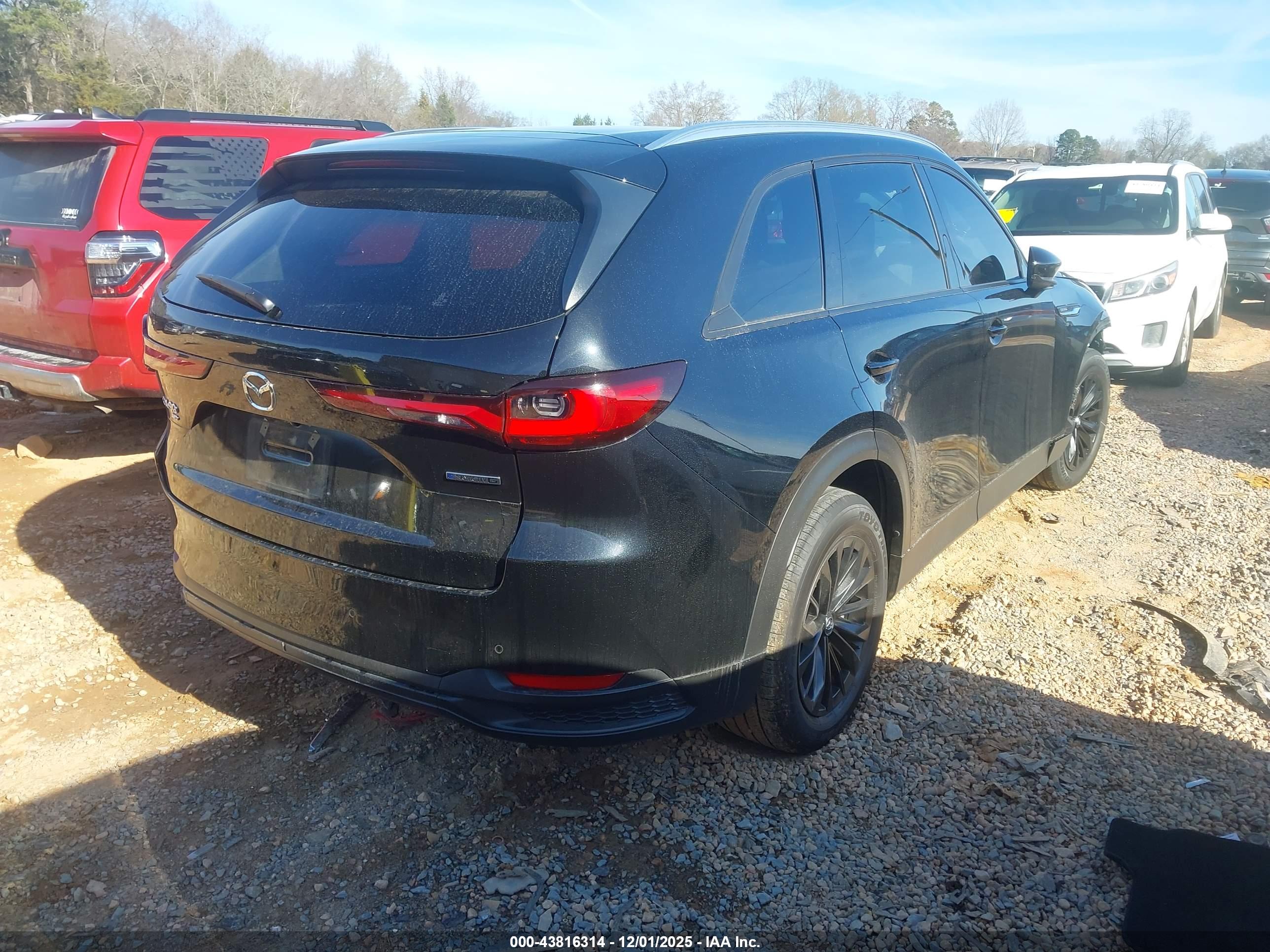 MAZDA CX-90 image 4