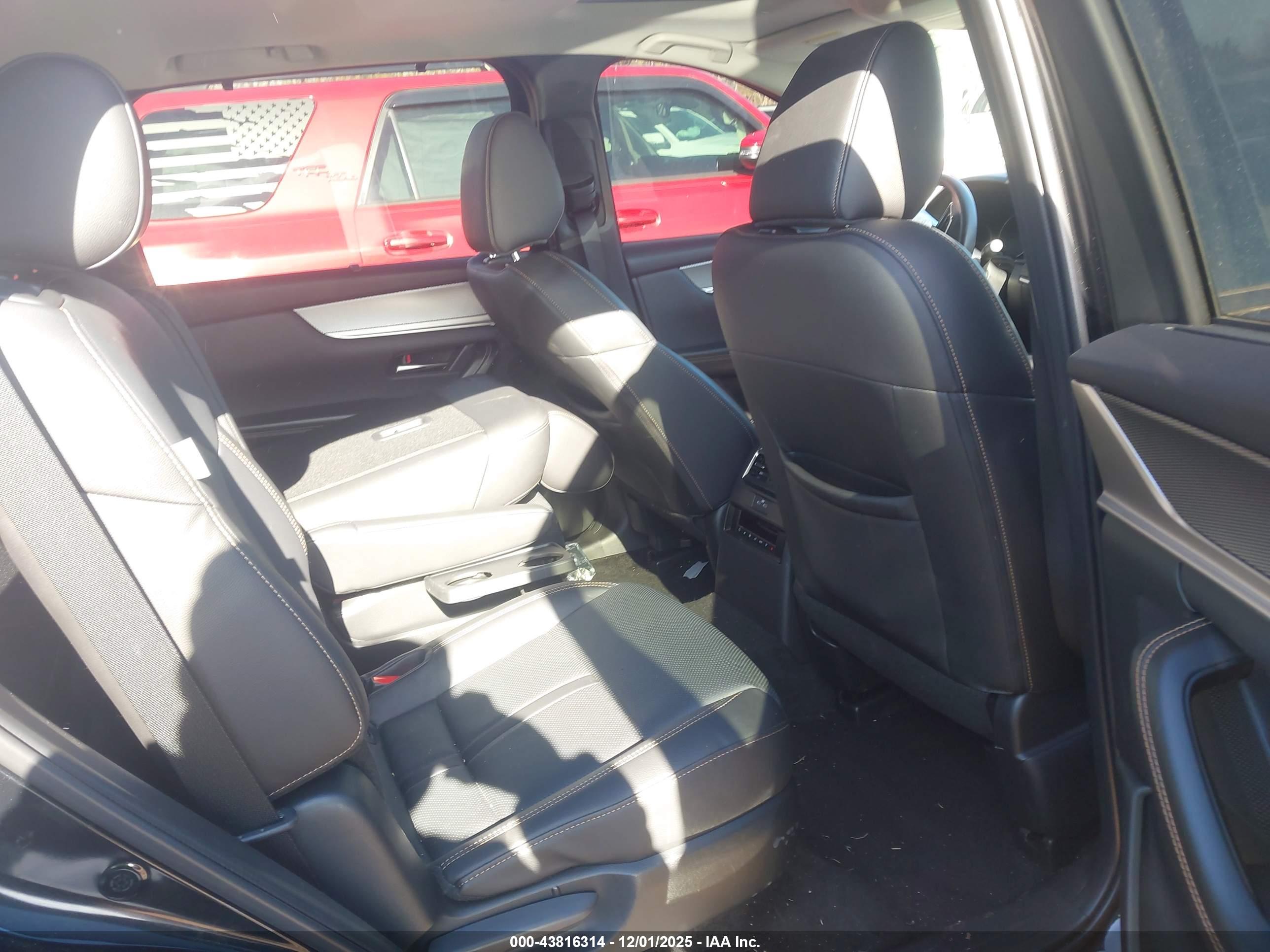 MAZDA CX-90 image 8