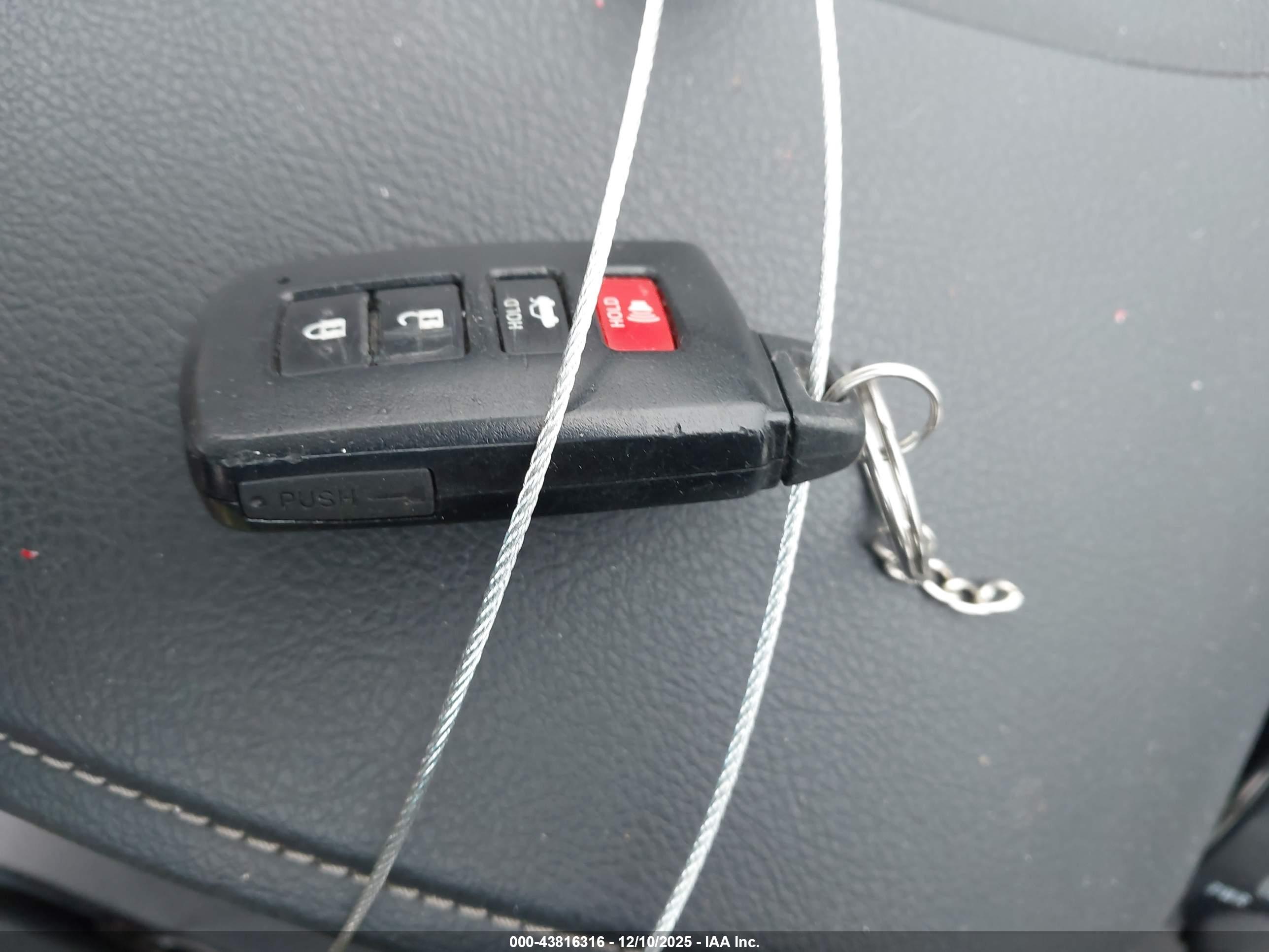 TOYOTA CAMRY image 11