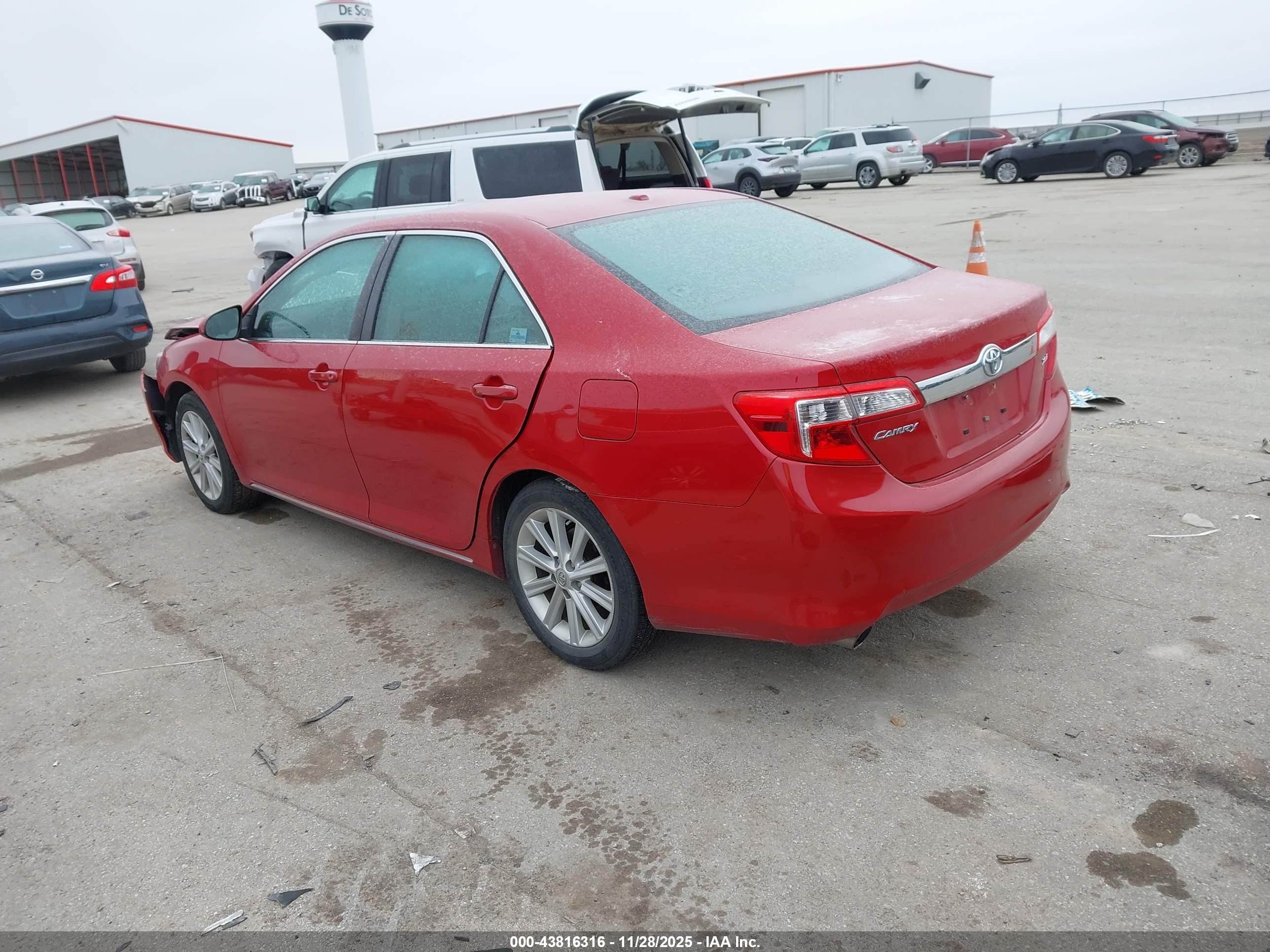 TOYOTA CAMRY image 3