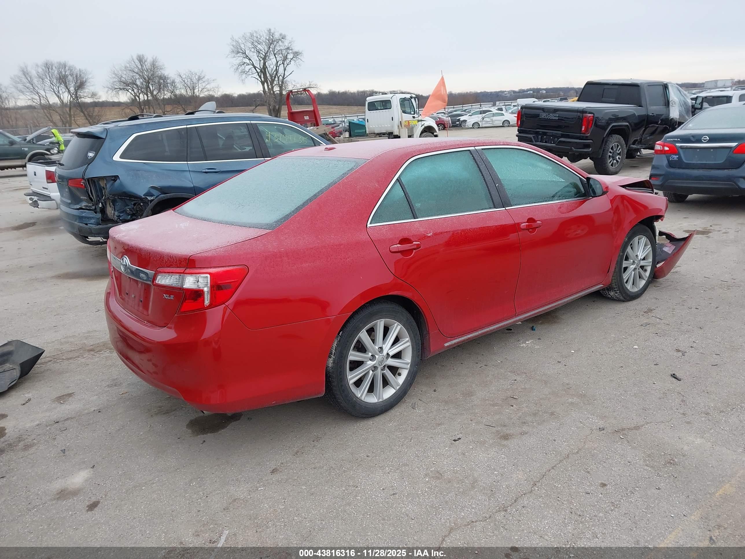 TOYOTA CAMRY image 4