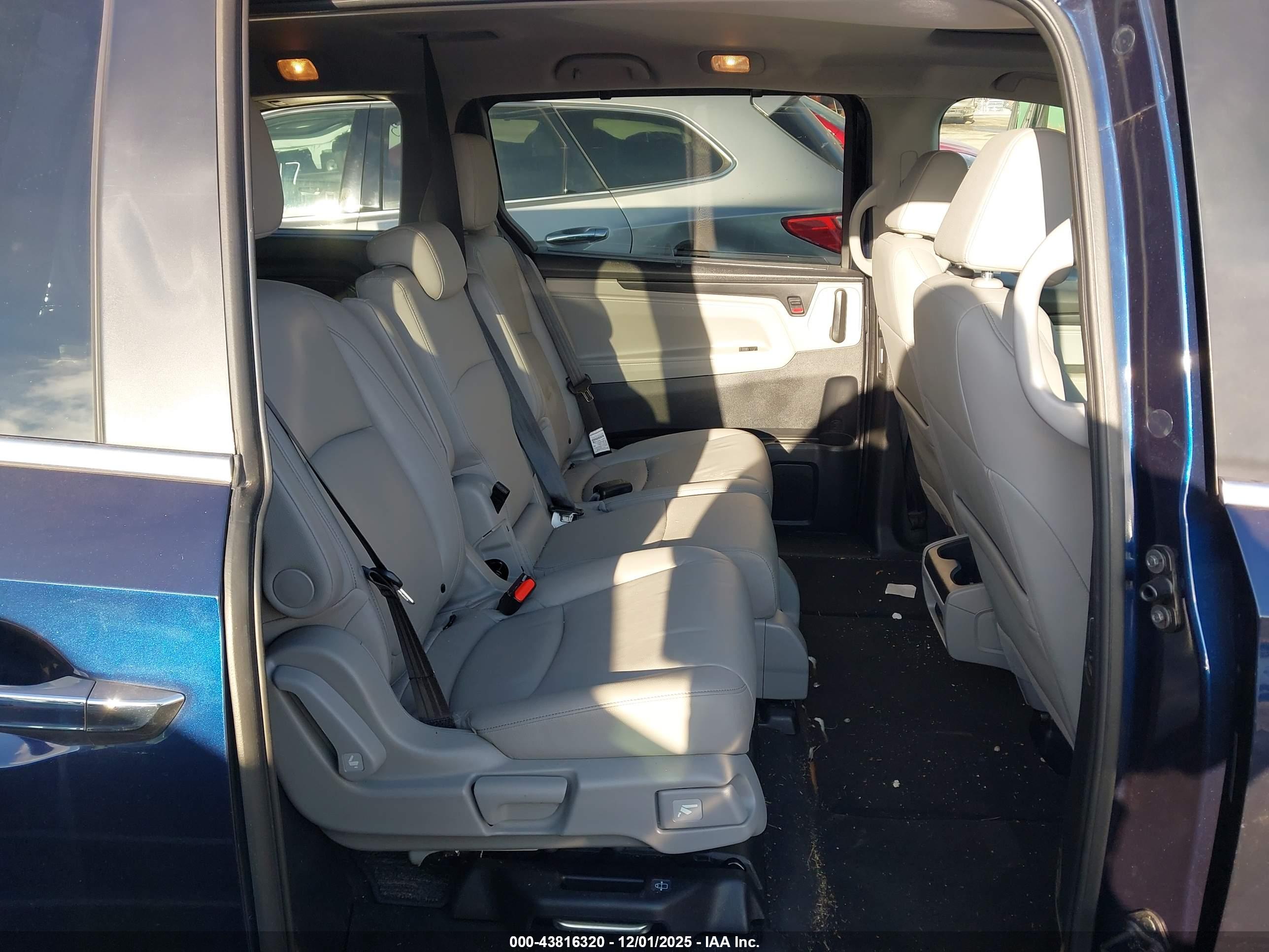 HONDA ODYSSEY image 8