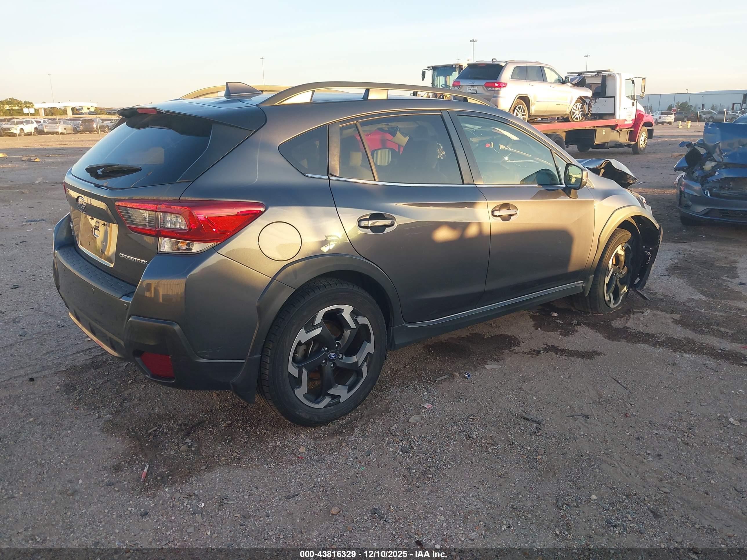 SUBARU CROSSTREK image 4