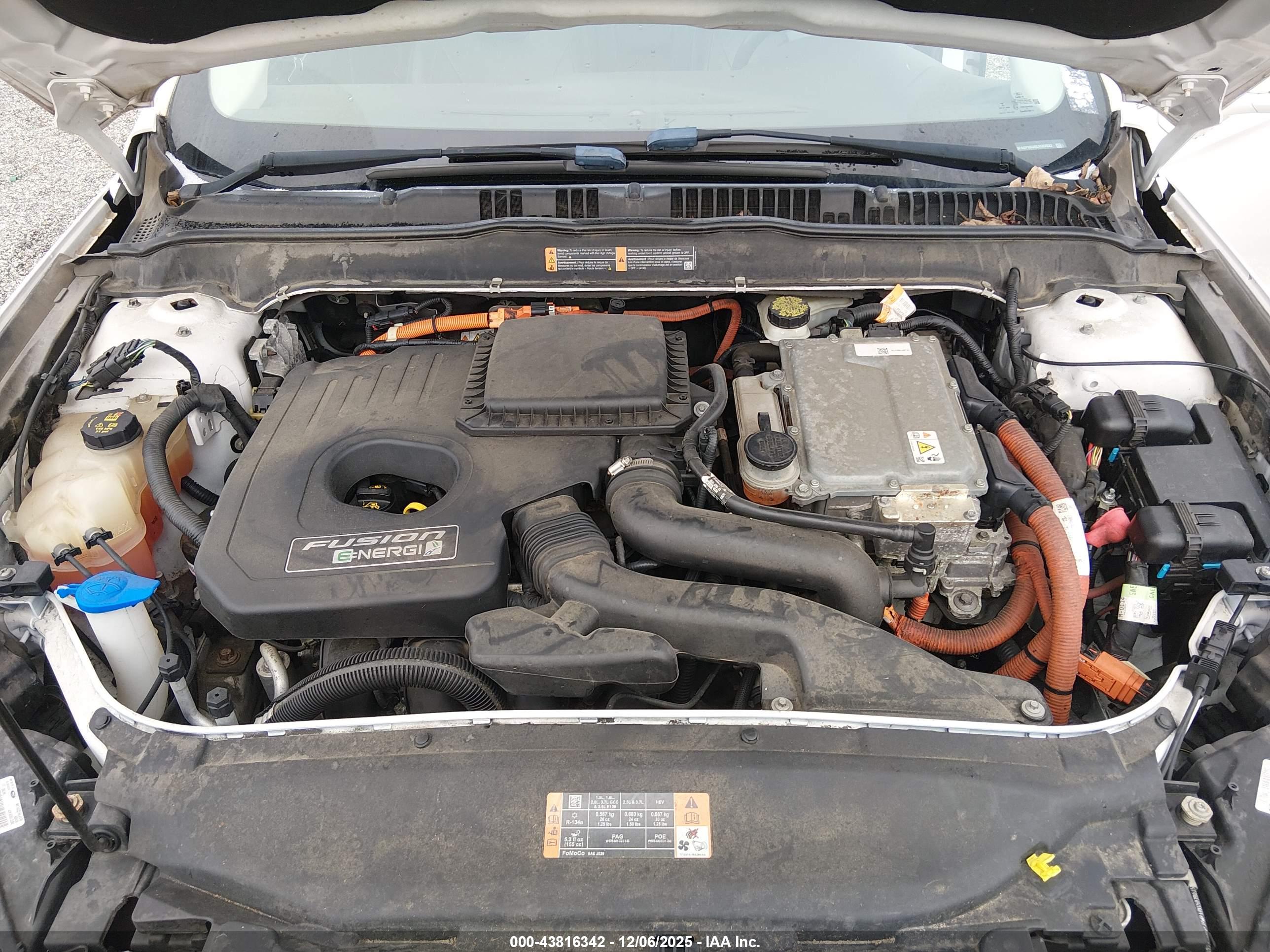 FORD FUSION image 10