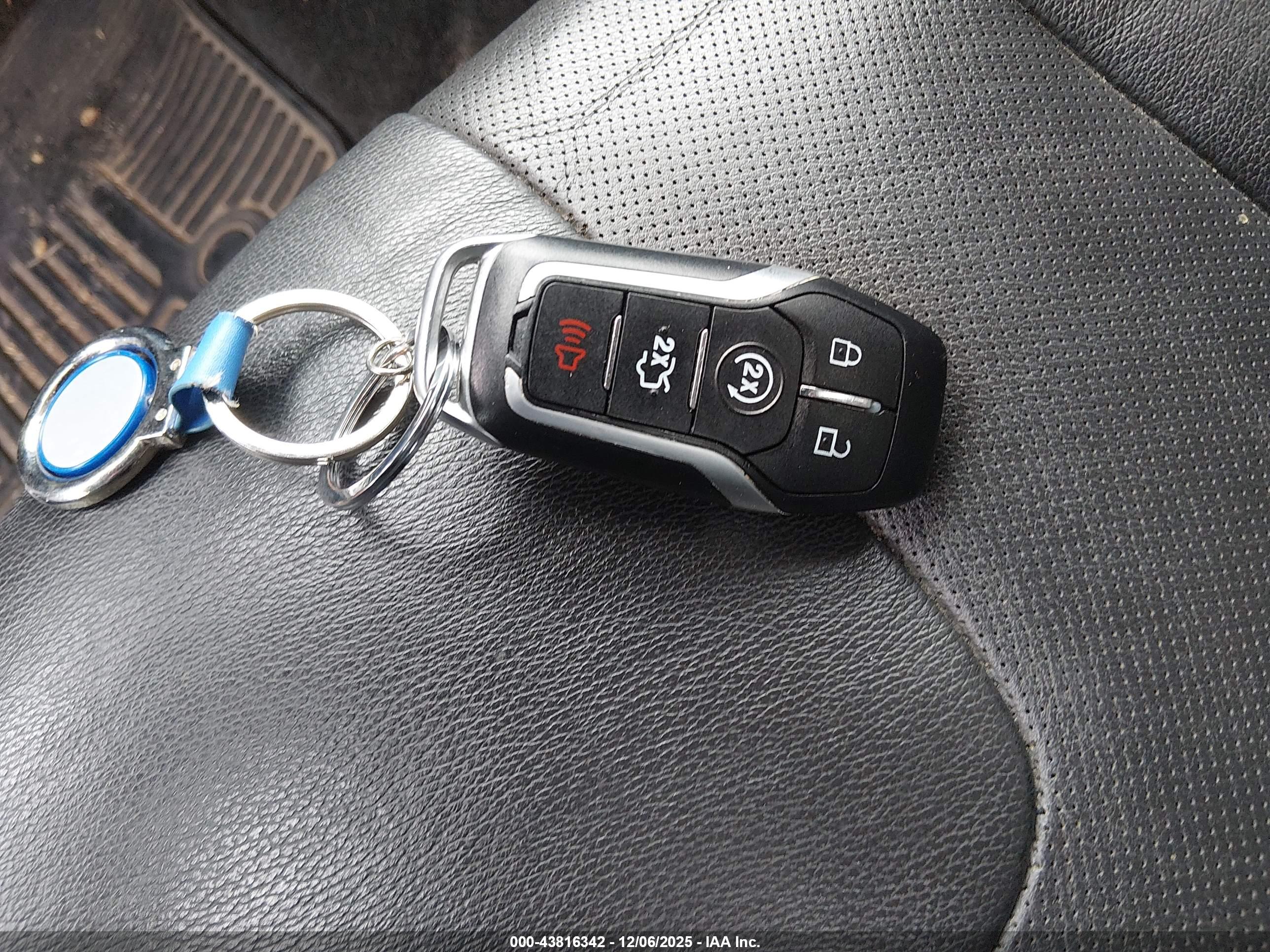 FORD FUSION image 11
