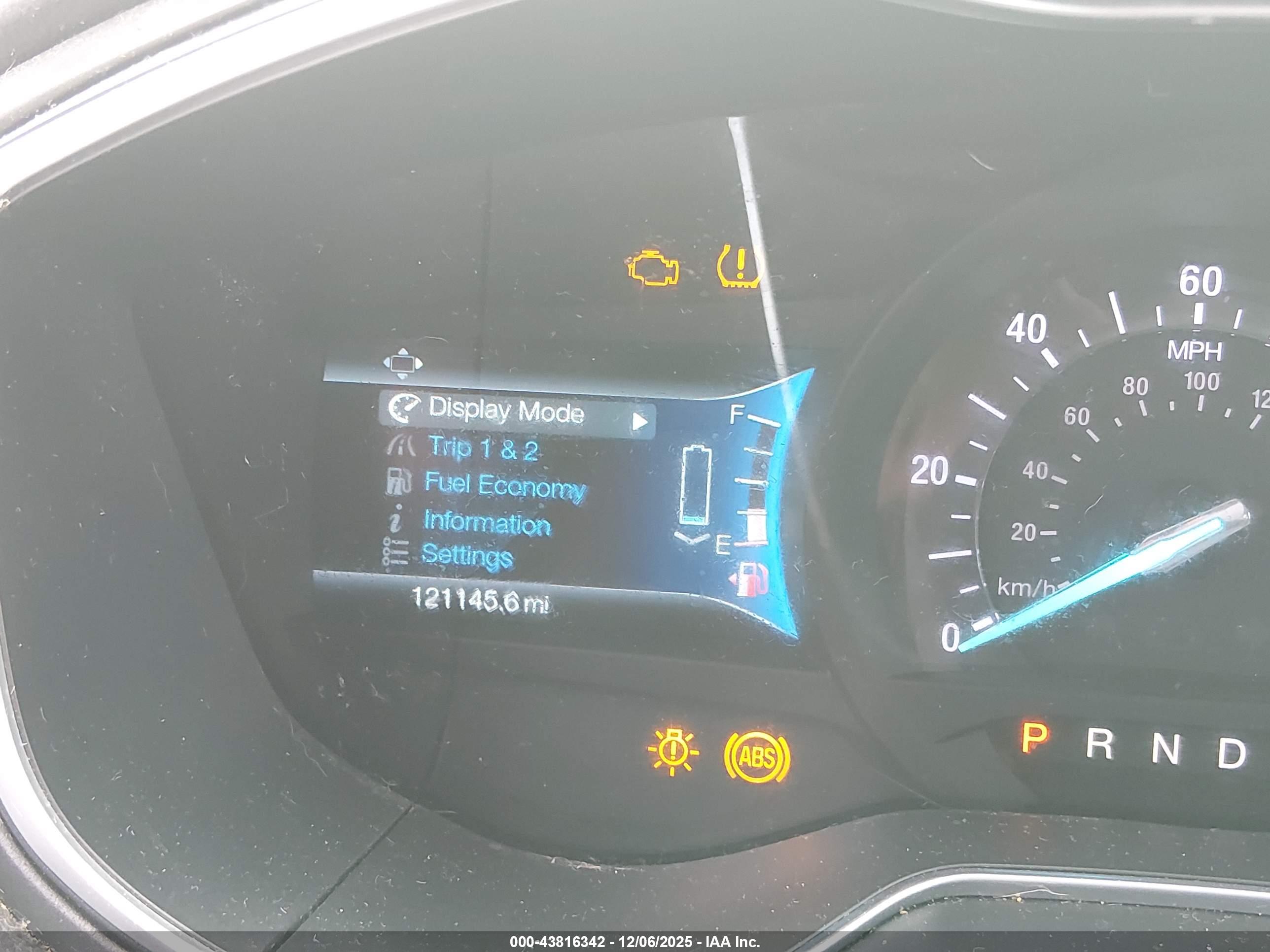 FORD FUSION image 7