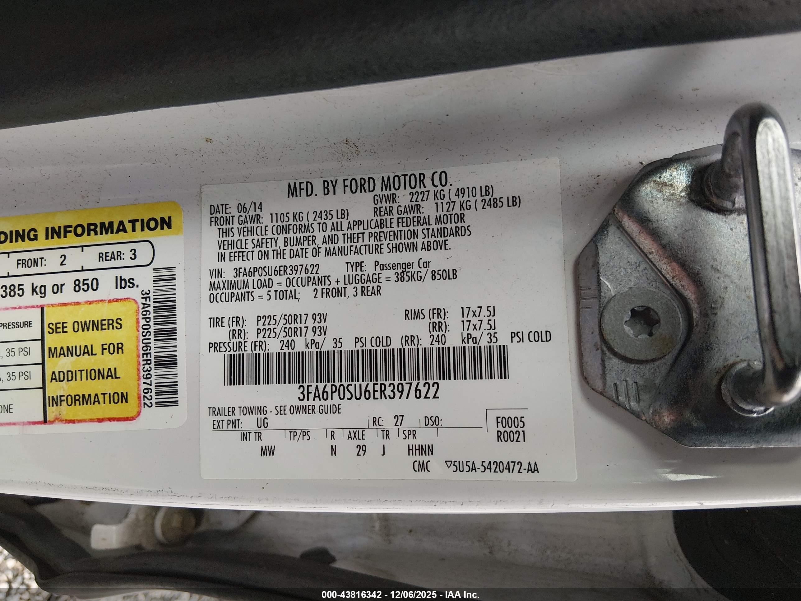 FORD FUSION image 9