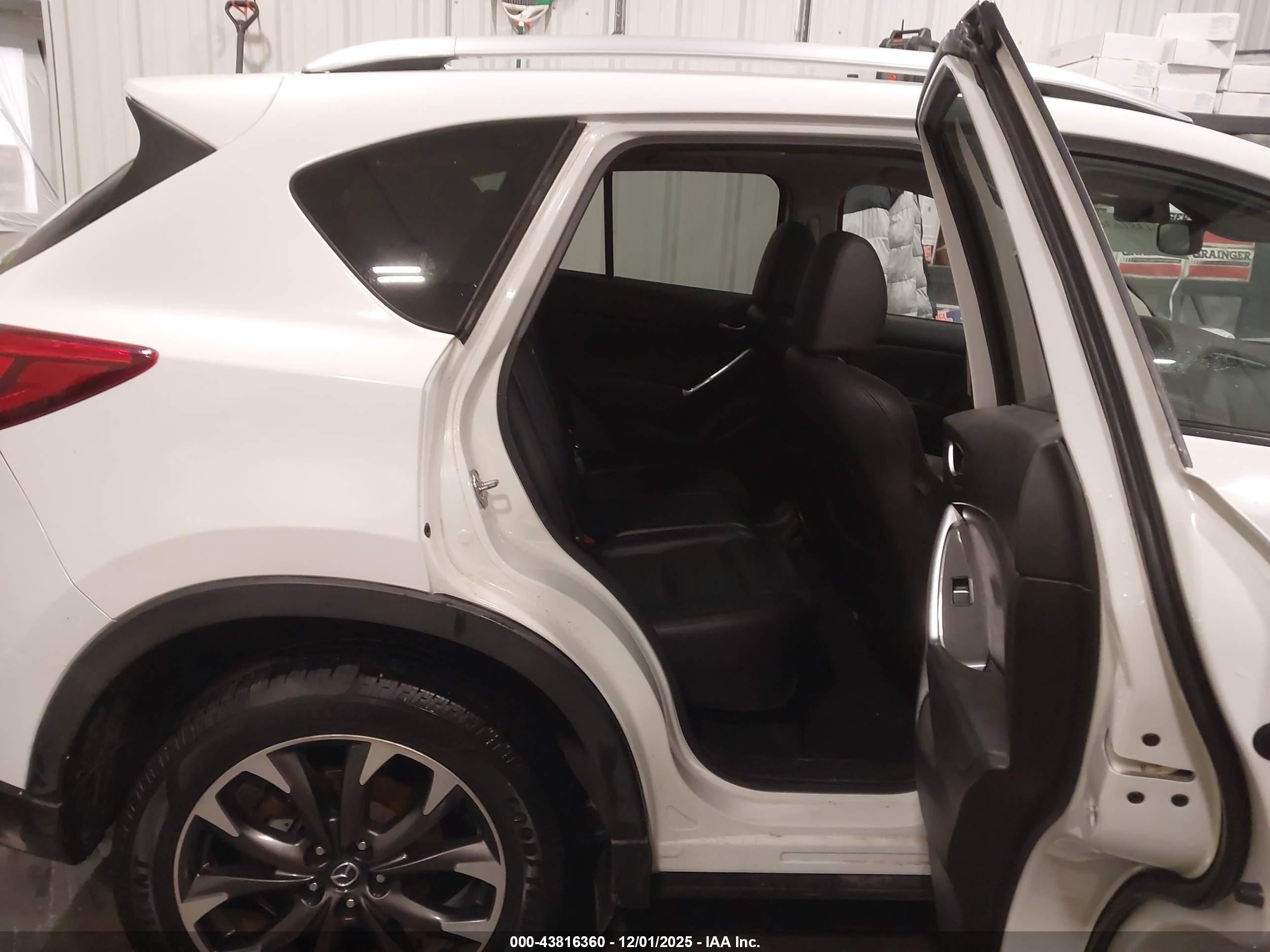 MAZDA CX-5 image 8