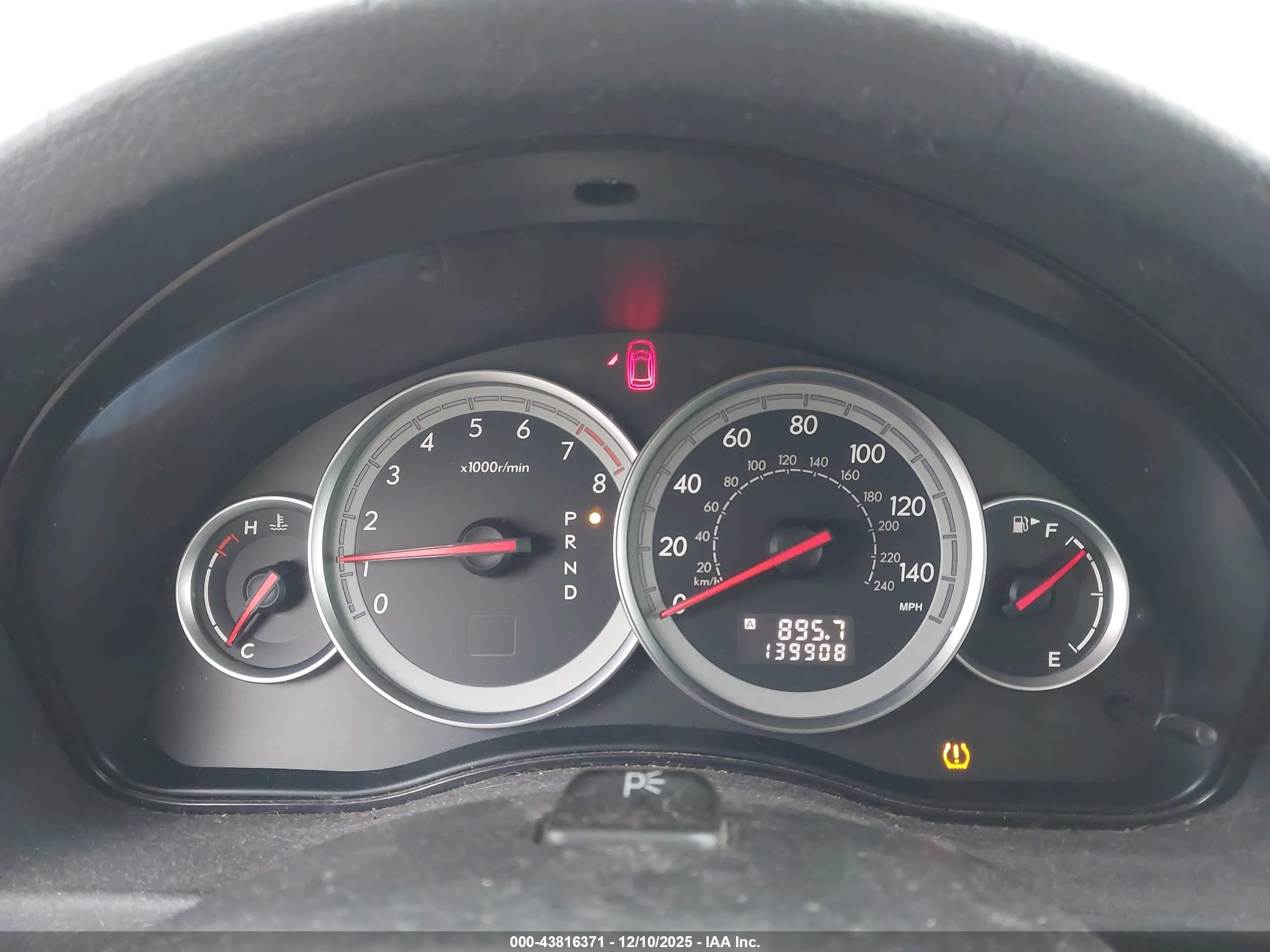 SUBARU OUTBACK image 7