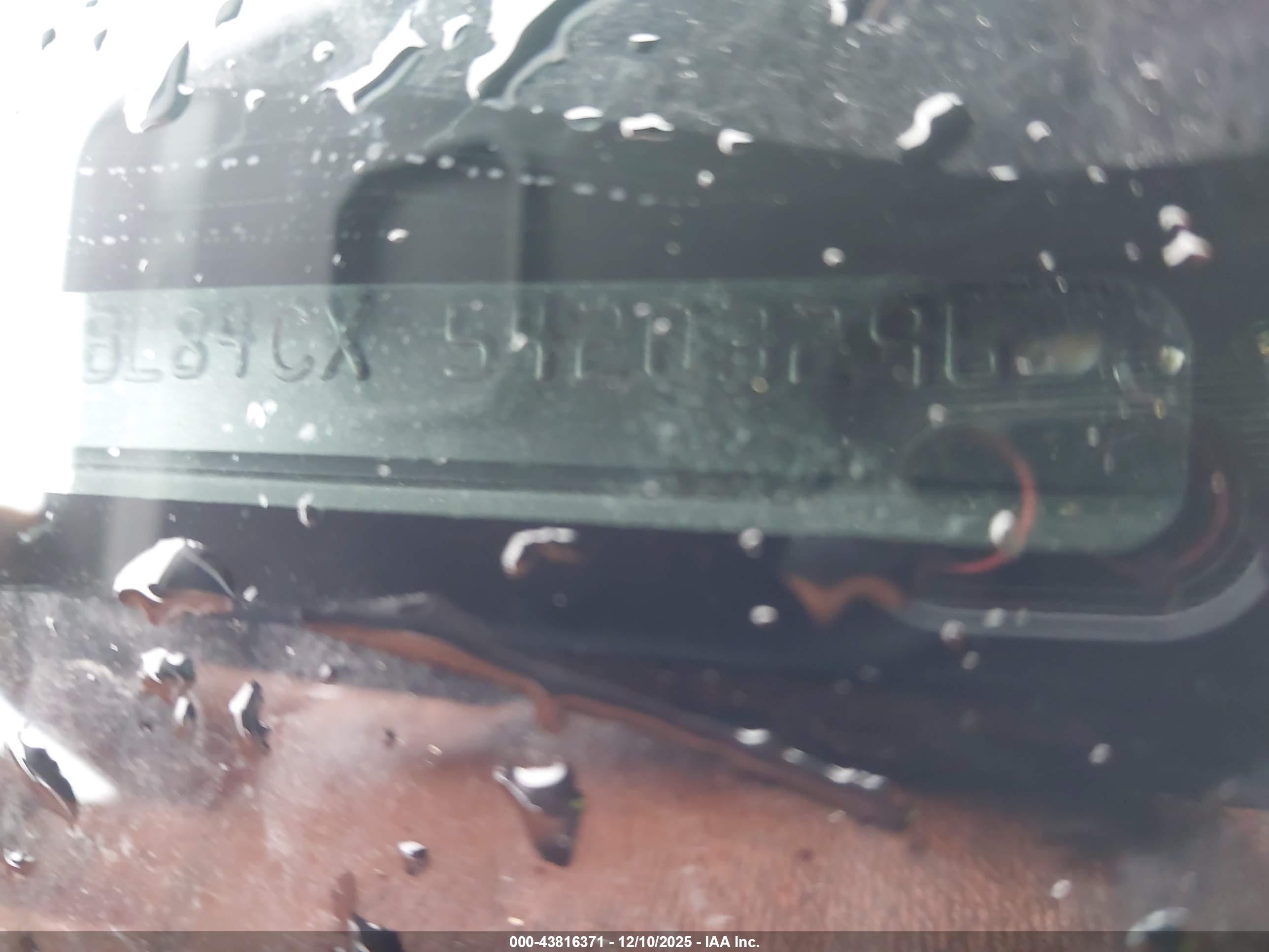 SUBARU OUTBACK image 9