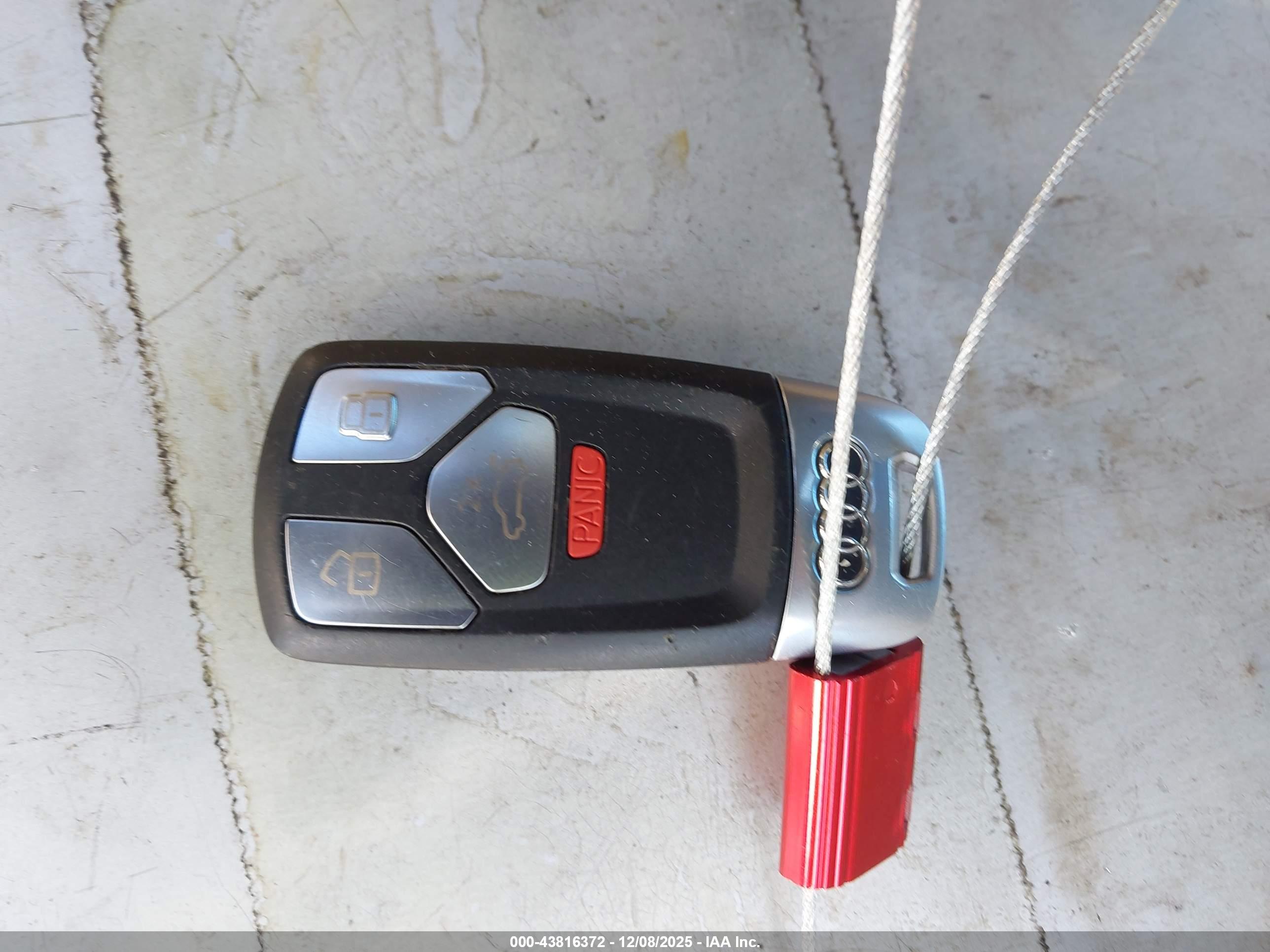AUDI A4 image 11