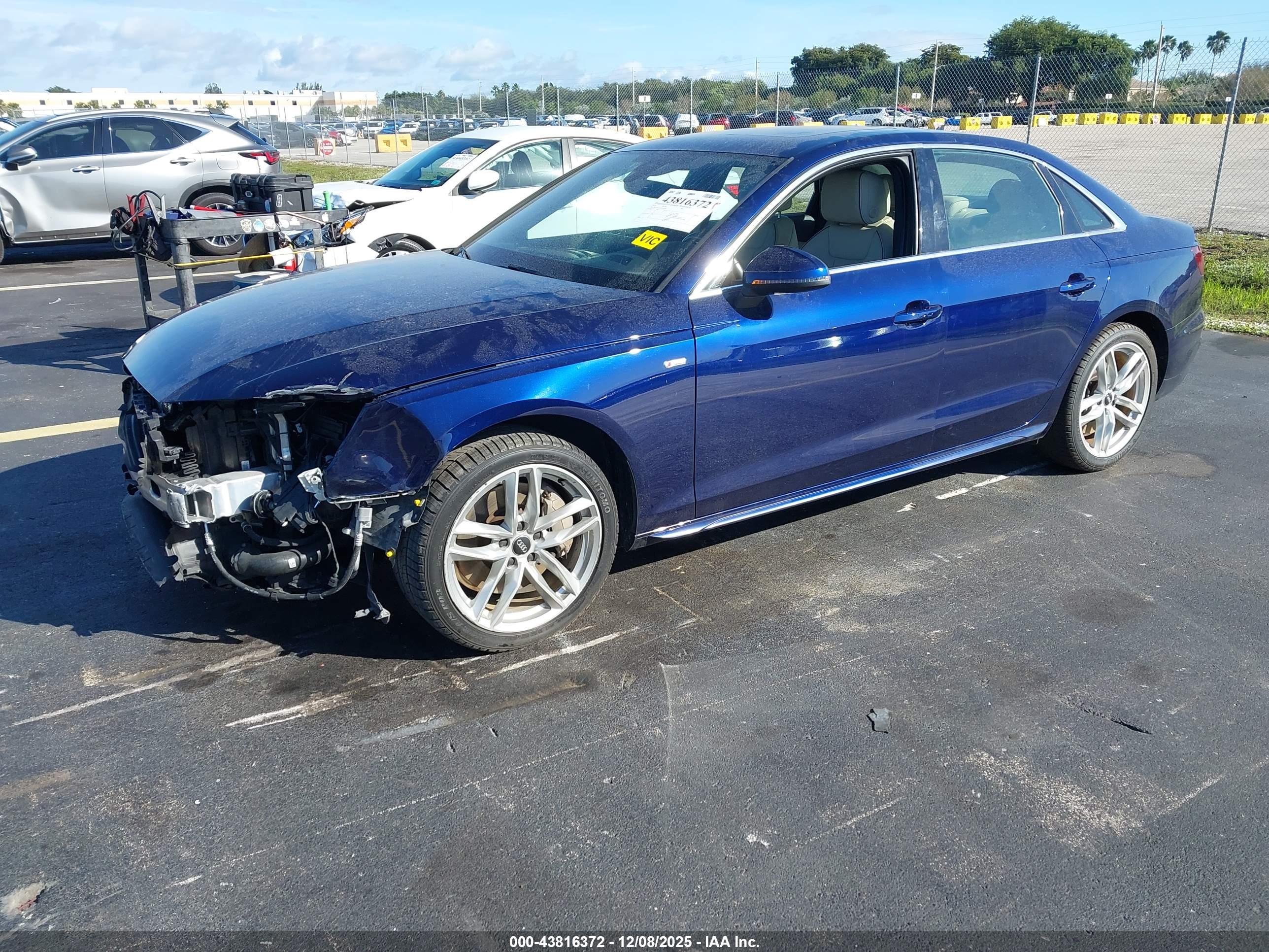 AUDI A4 image 2