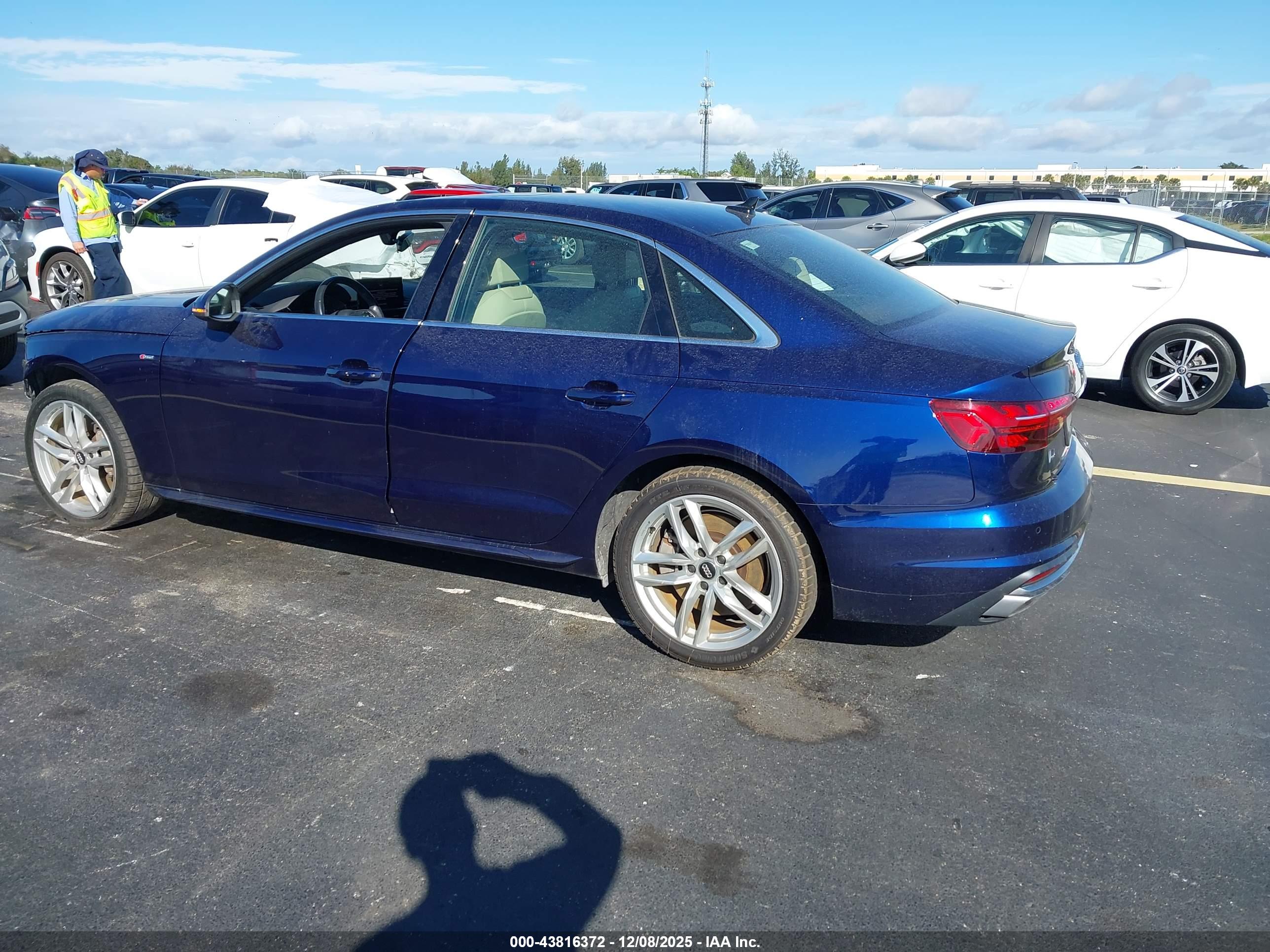 AUDI A4 image 3