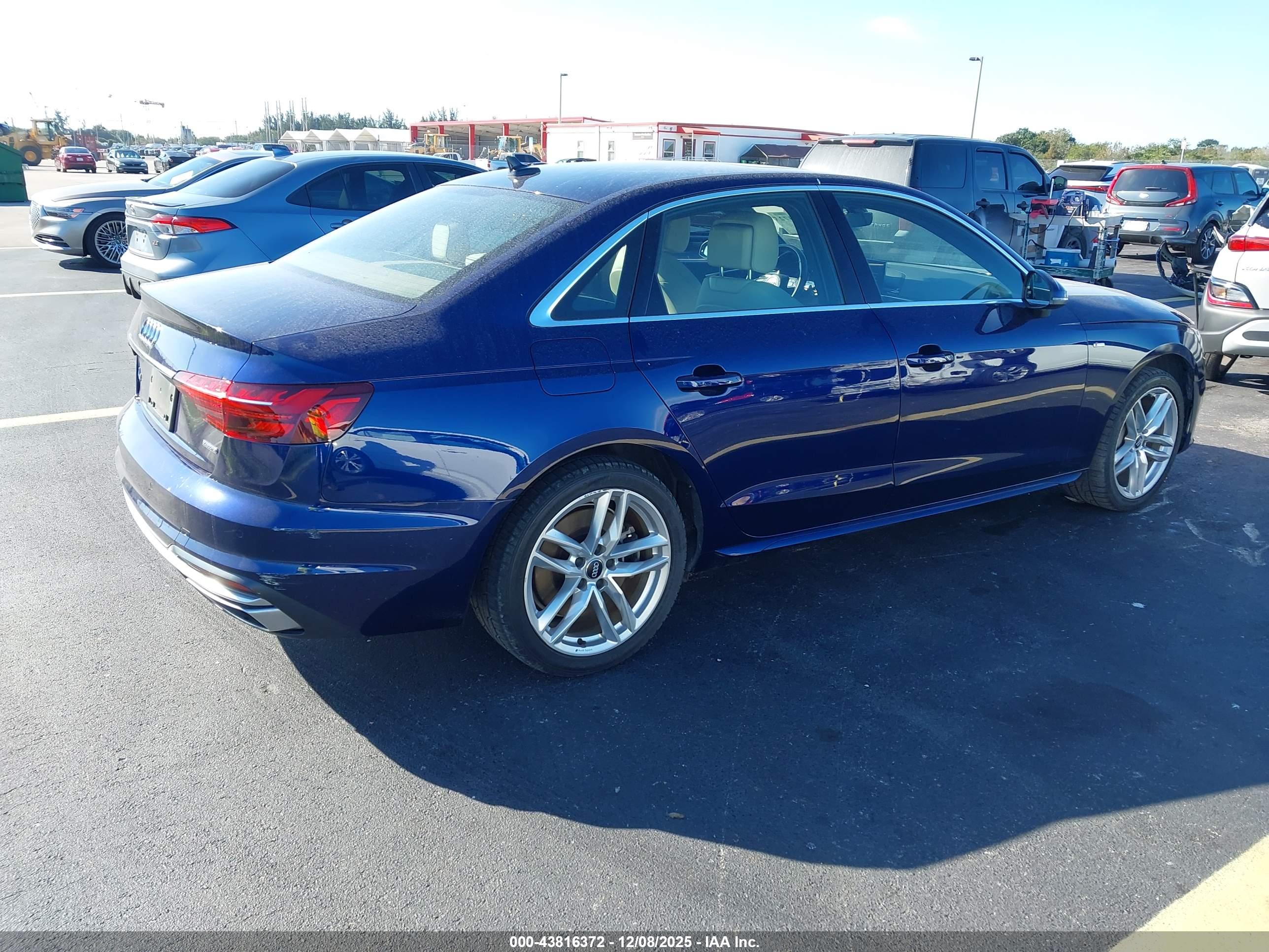 AUDI A4 image 4