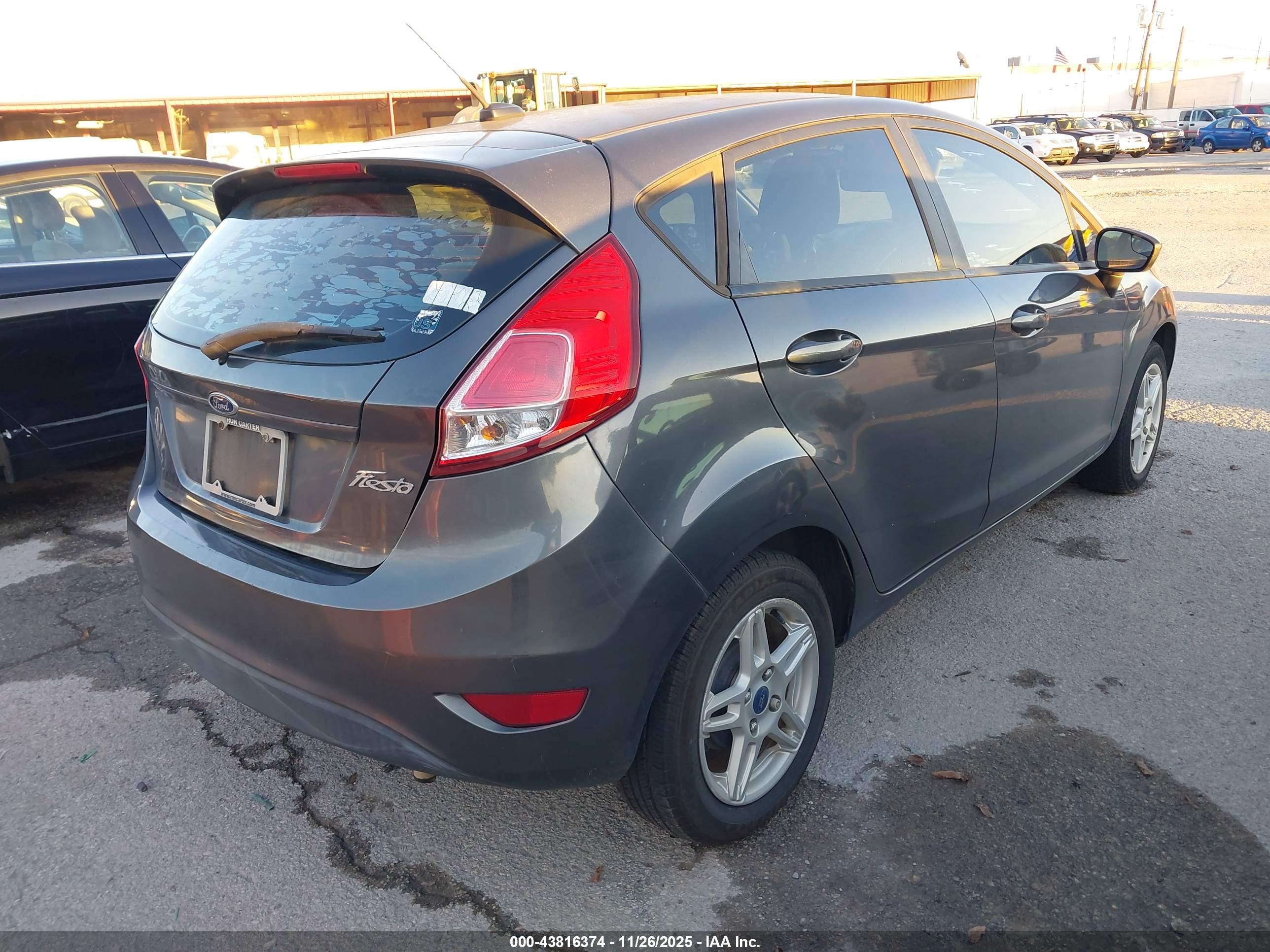 FORD FIESTA image 4