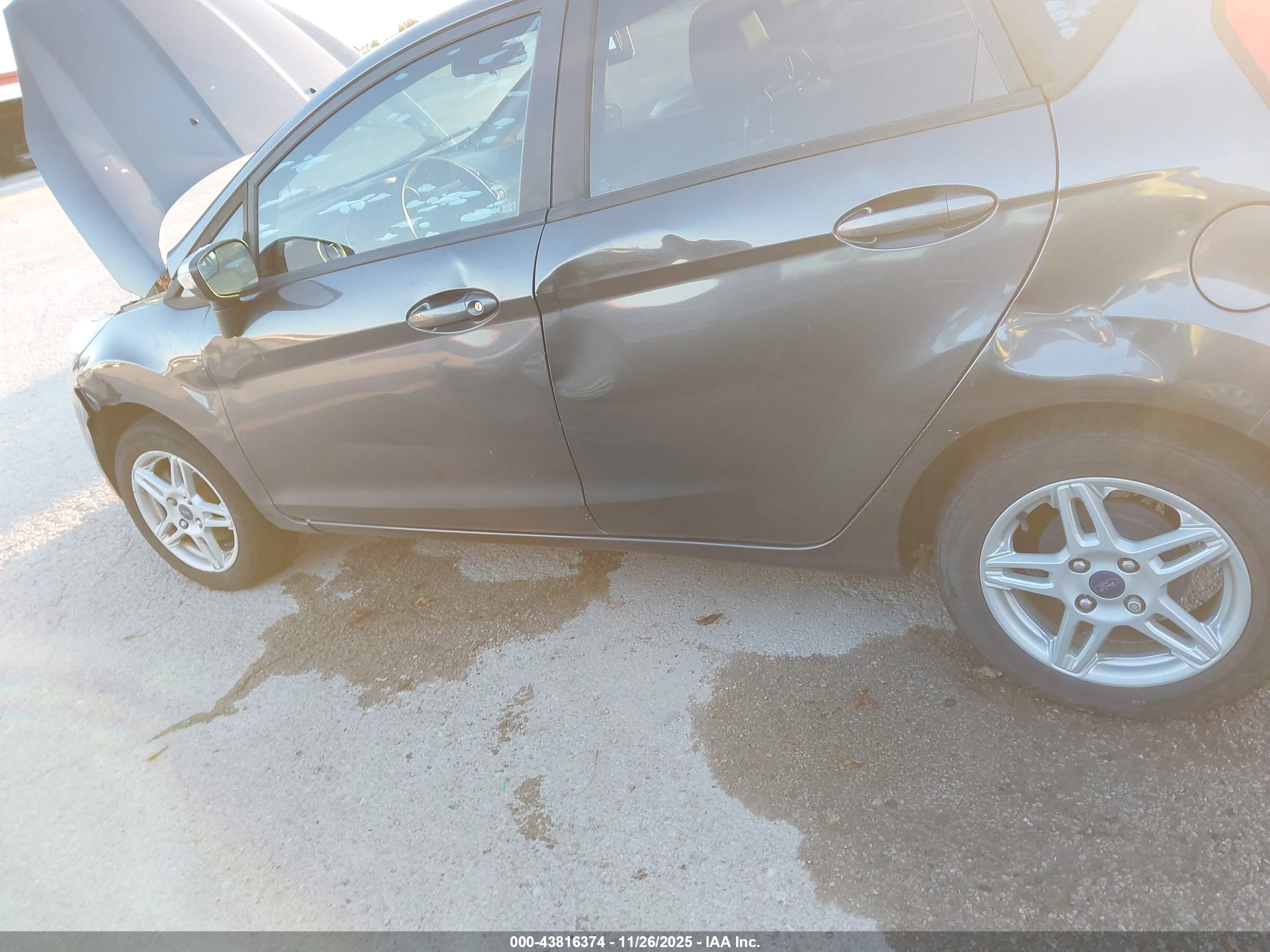FORD FIESTA image 6