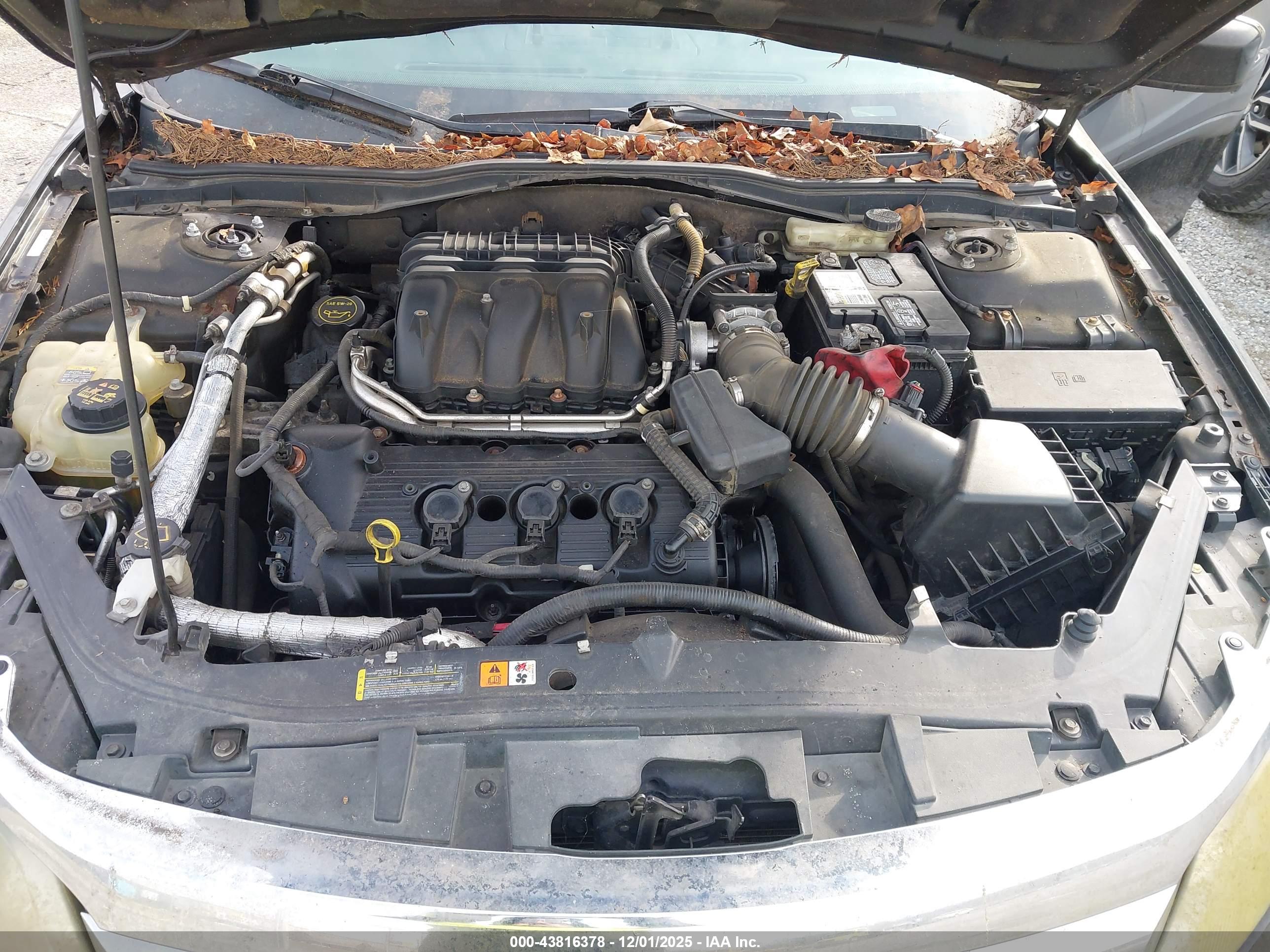 FORD FUSION image 10