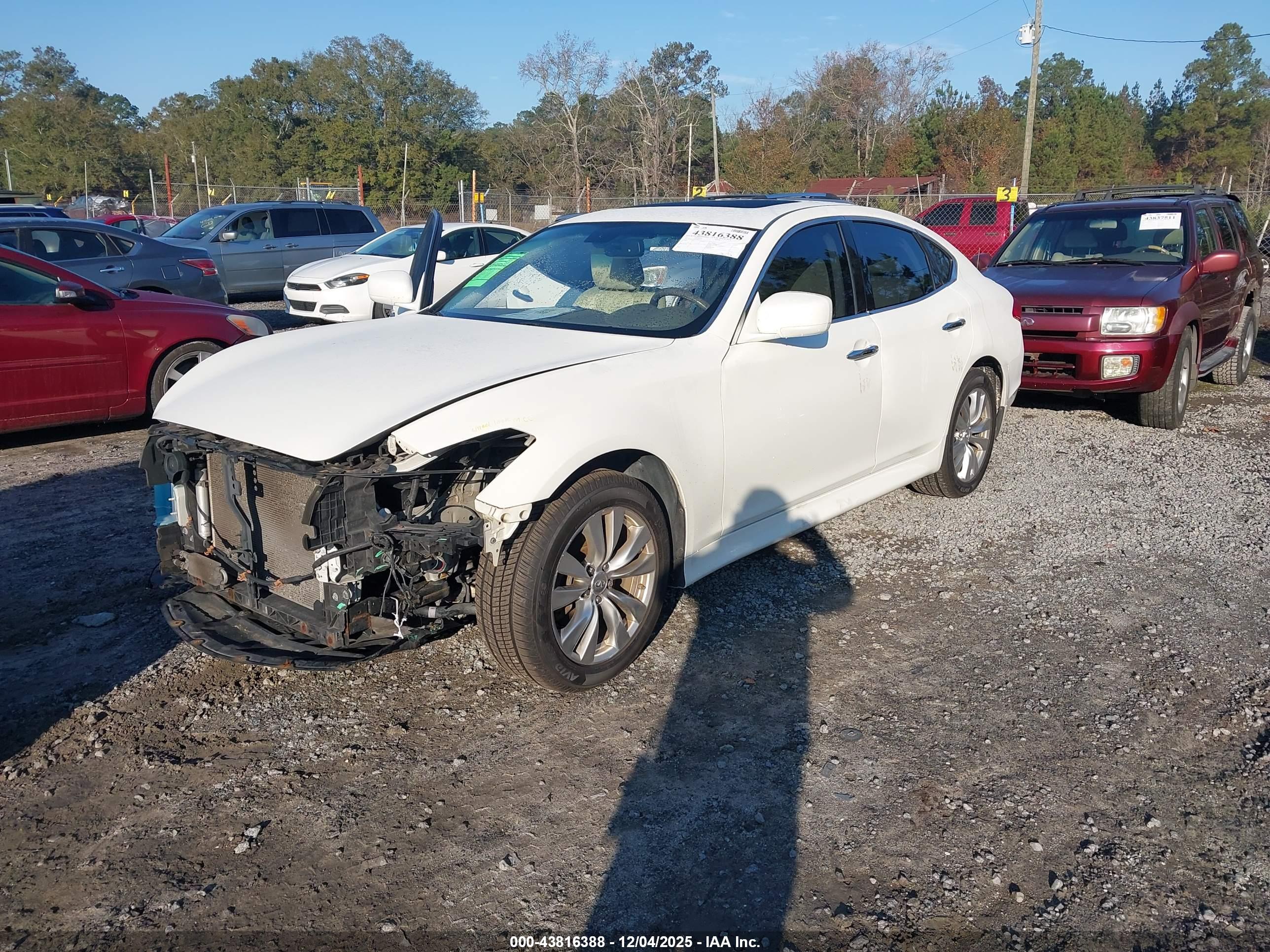 INFINITI M37X image 2