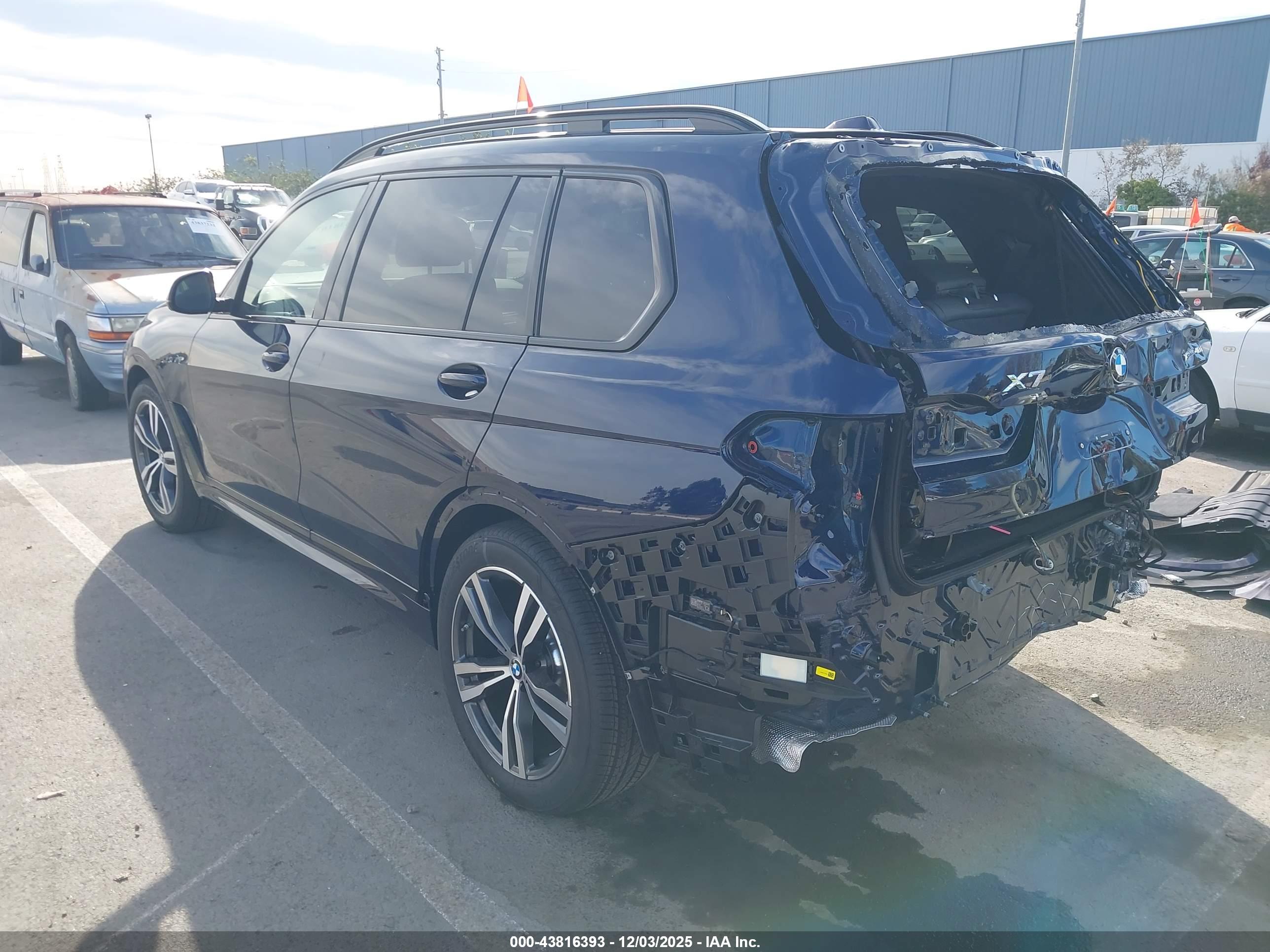 BMW X7 image 3
