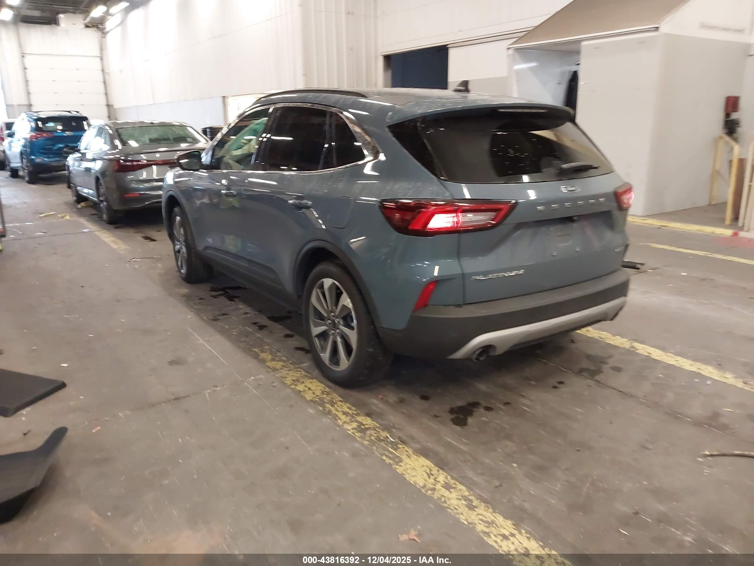 FORD ESCAPE image 3