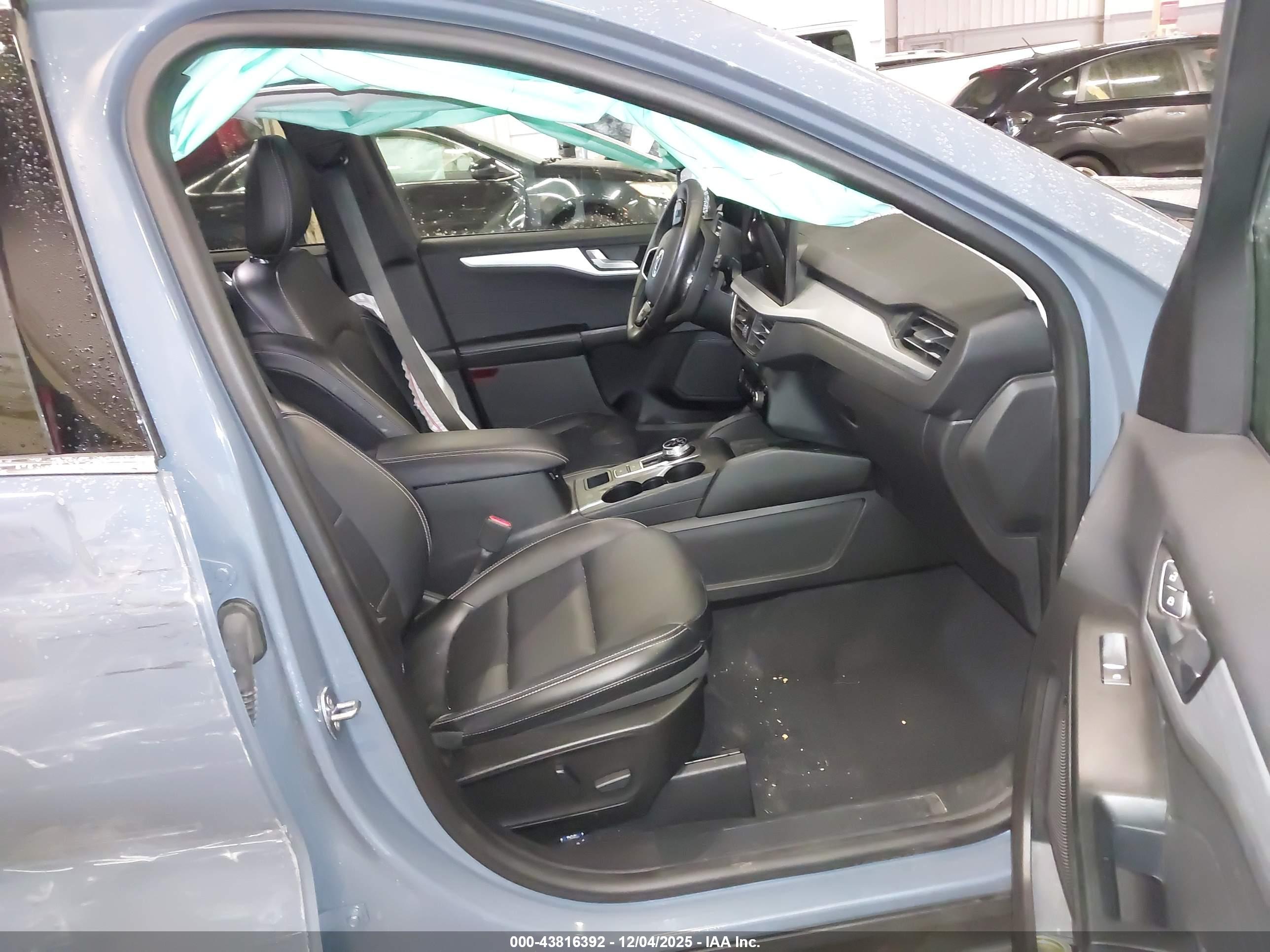 FORD ESCAPE image 5