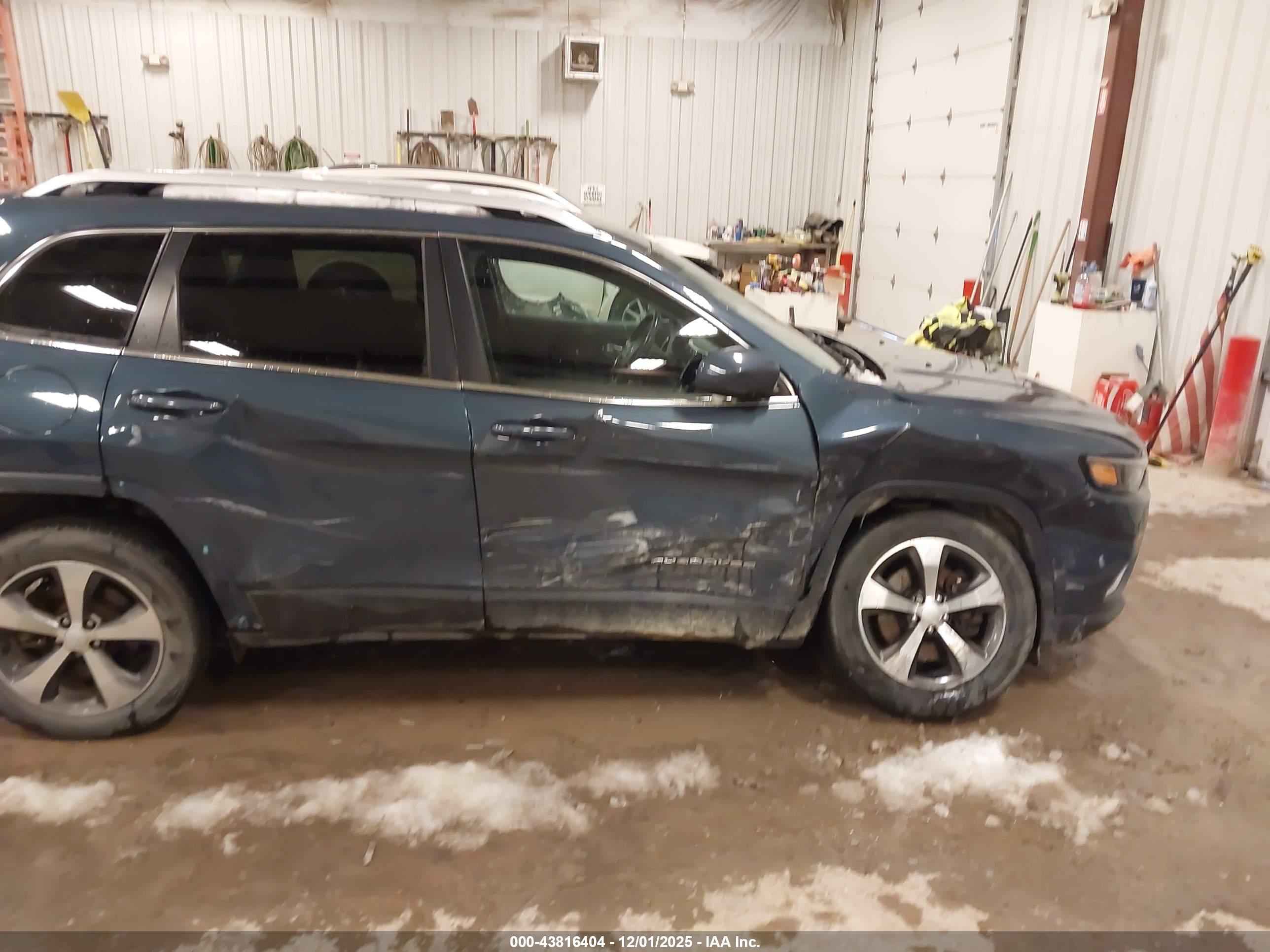 JEEP CHEROKEE image 6