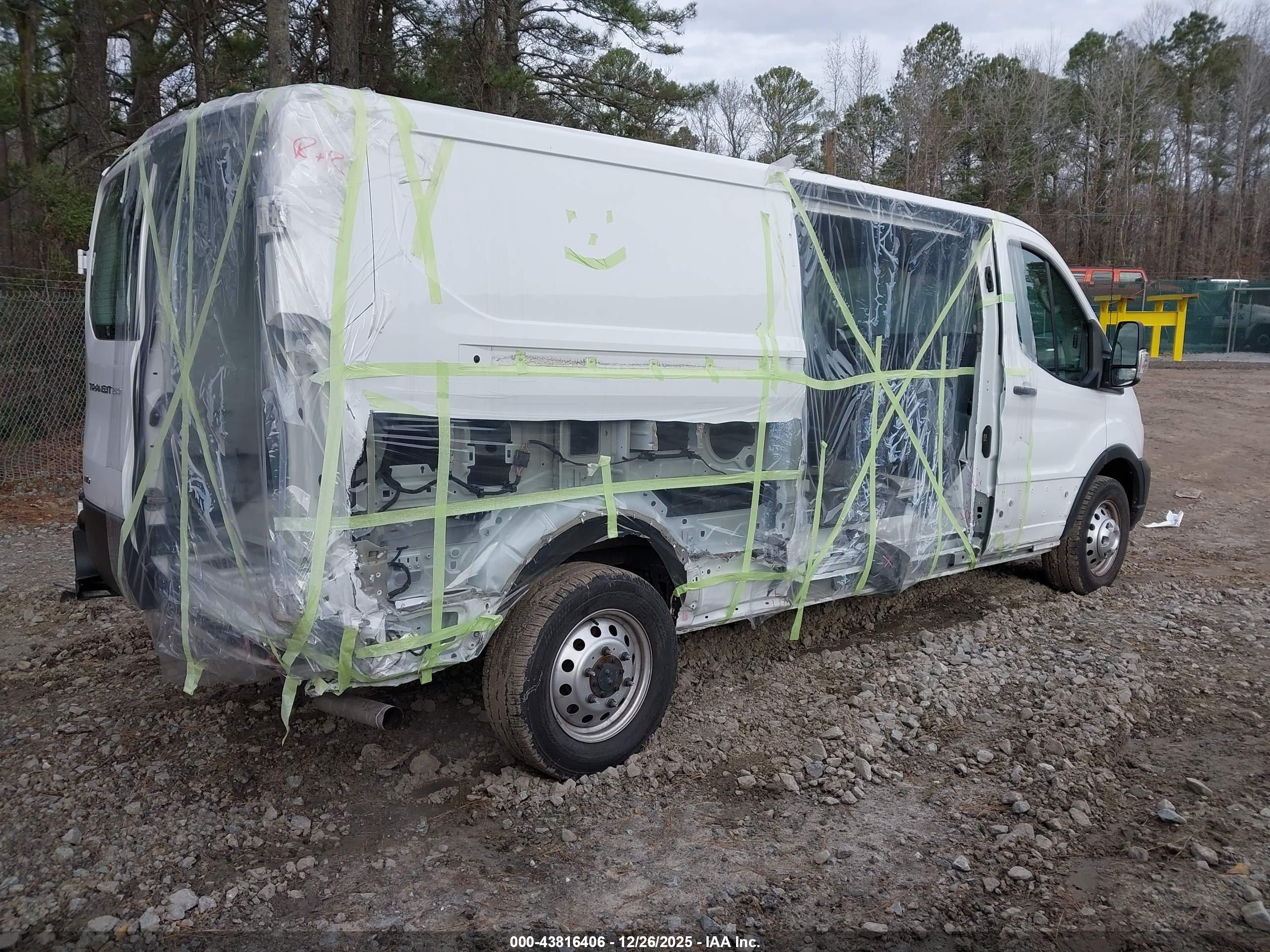 FORD TRANSIT-250 image 4