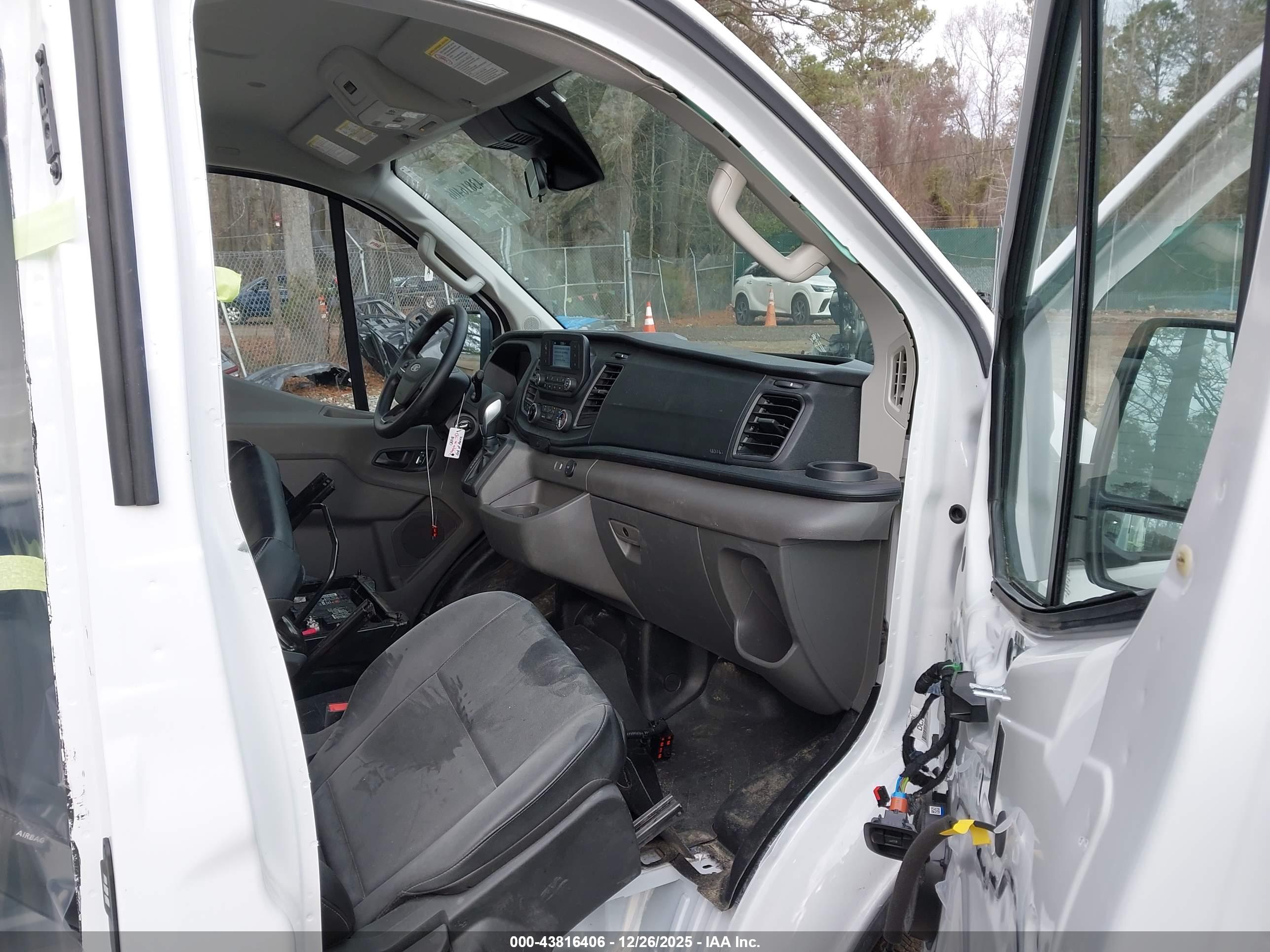 FORD TRANSIT-250 image 5