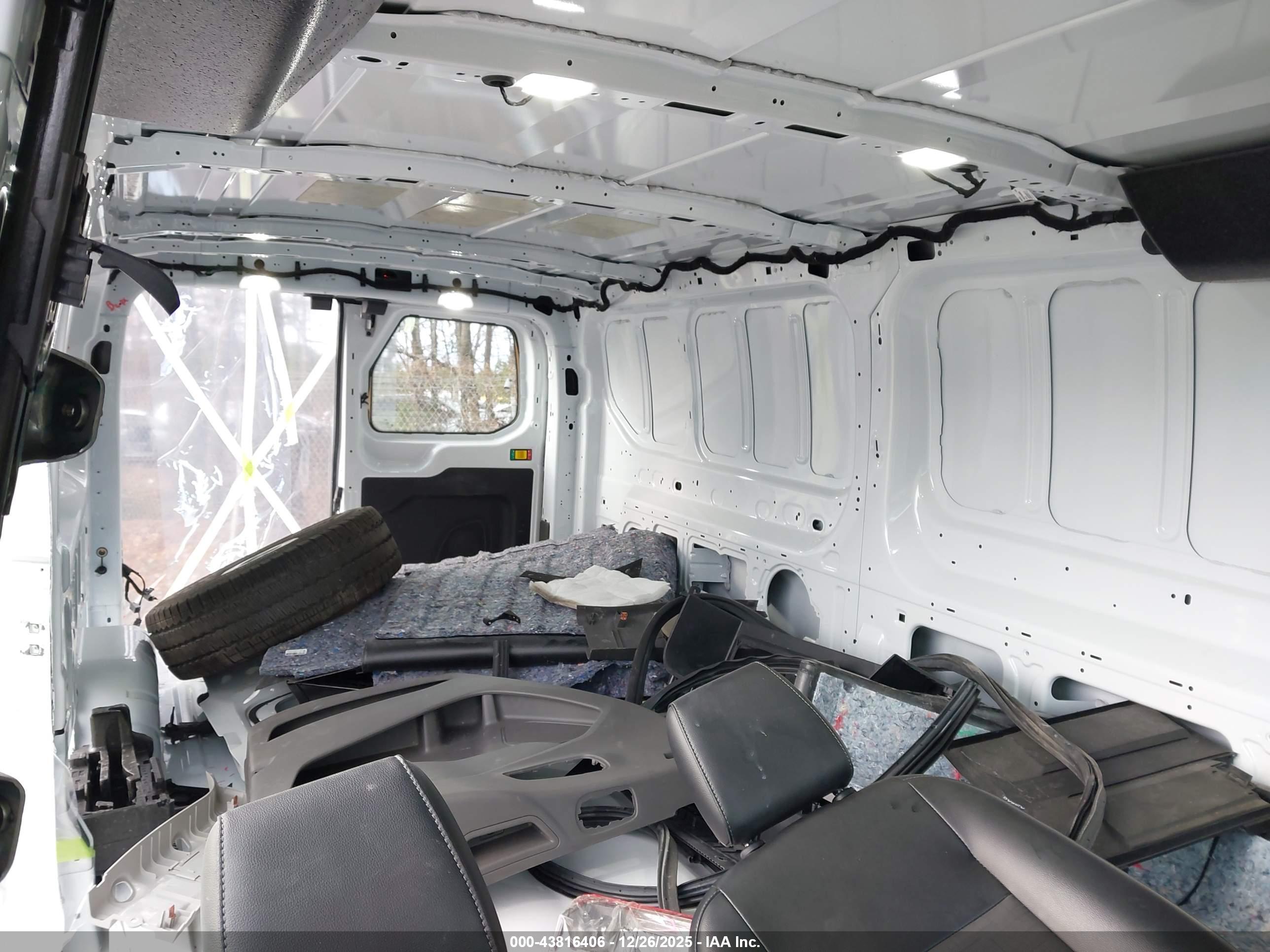 FORD TRANSIT-250 image 8