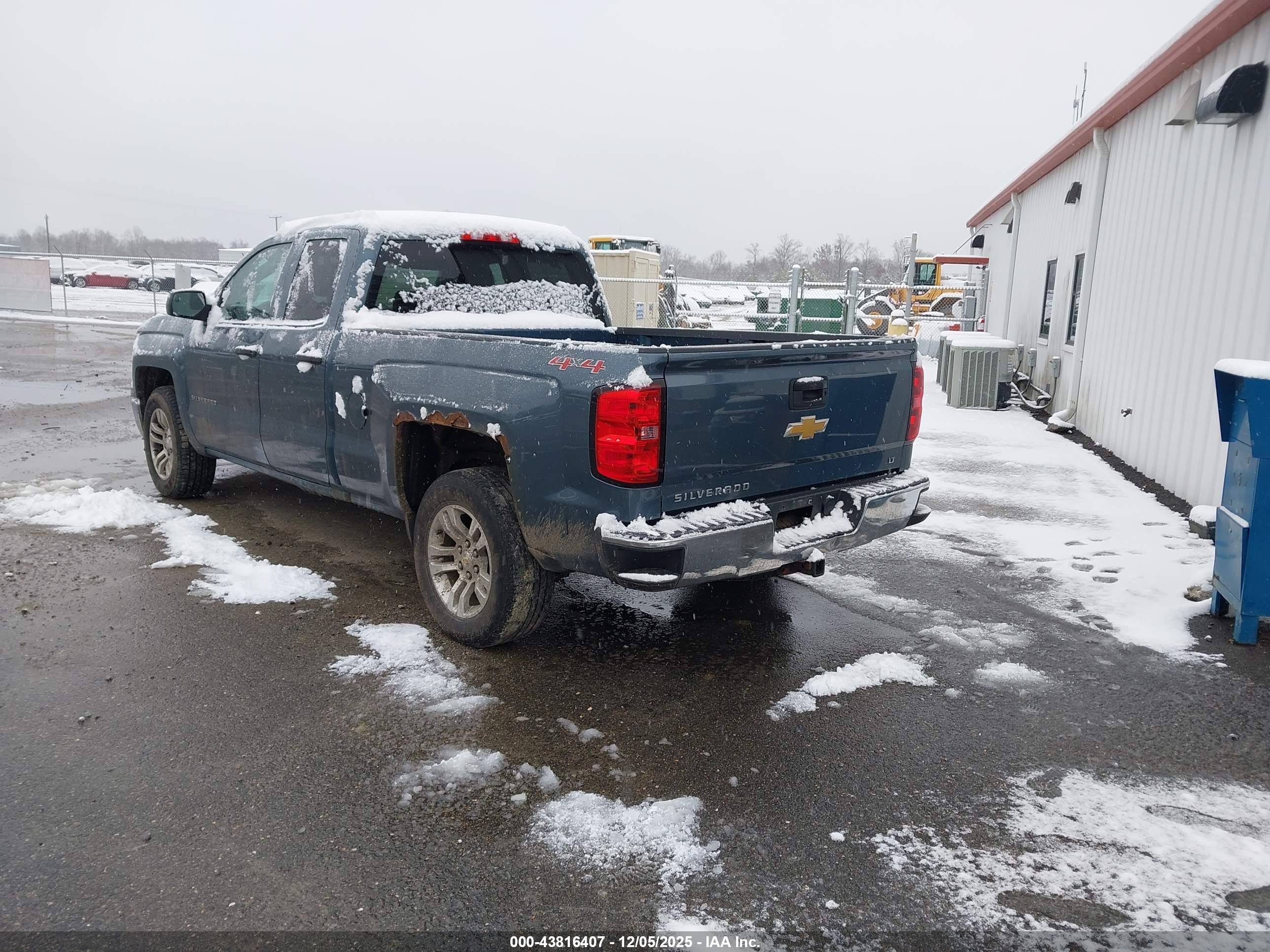 CHEVROLET SILVERADO image 3