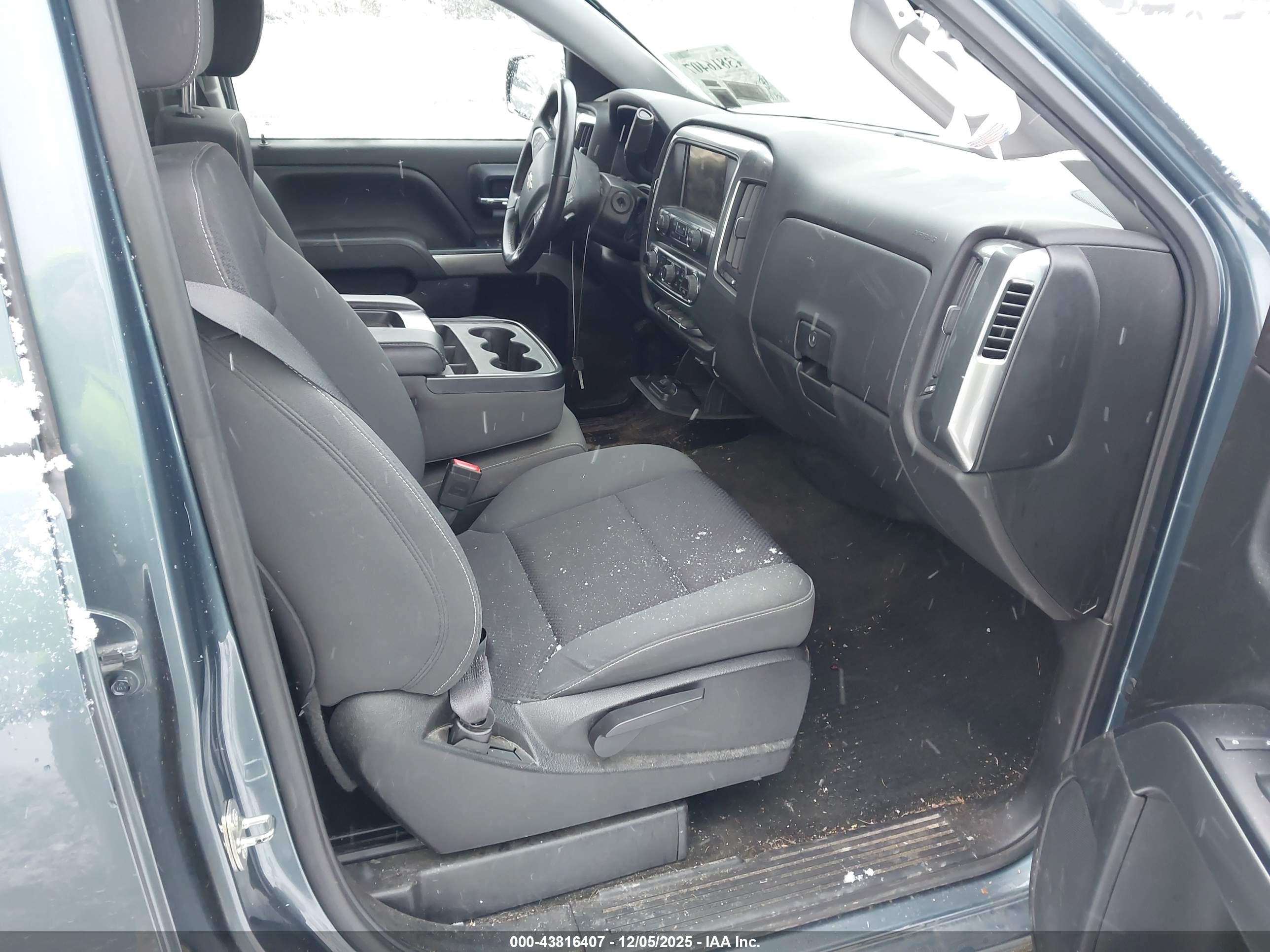 CHEVROLET SILVERADO image 5