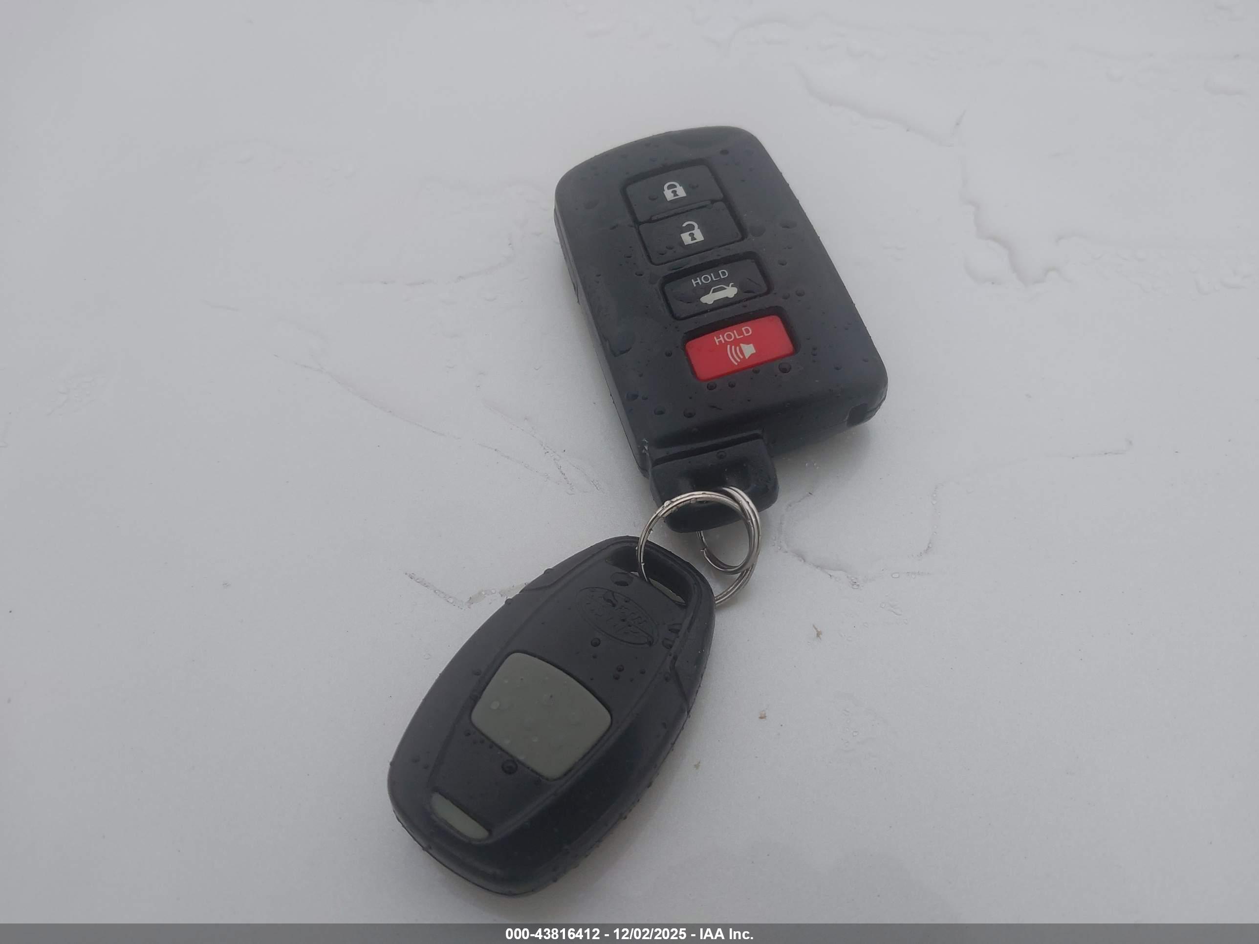 TOYOTA CAMRY image 11