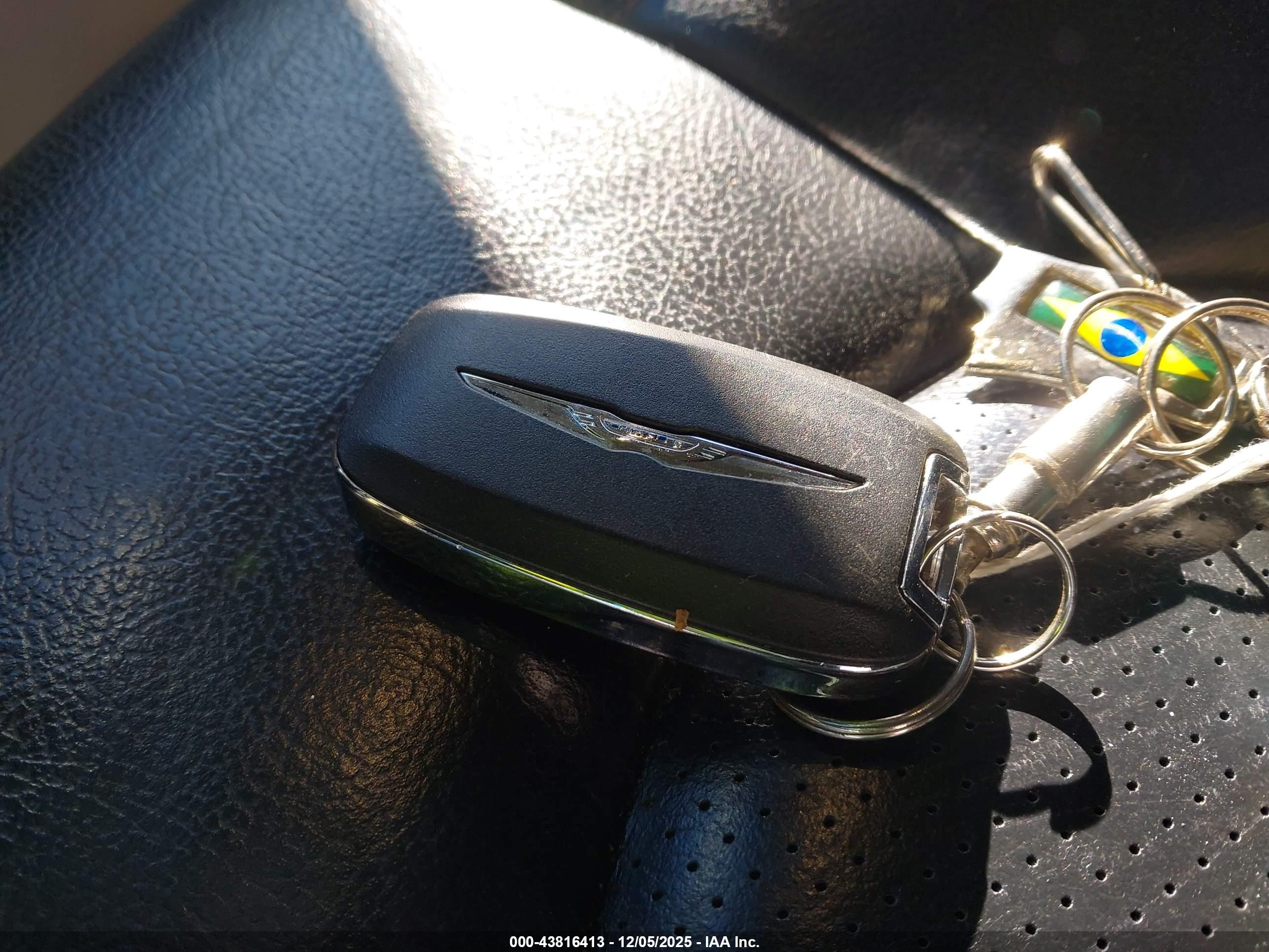 CHRYSLER PACIFICA image 11