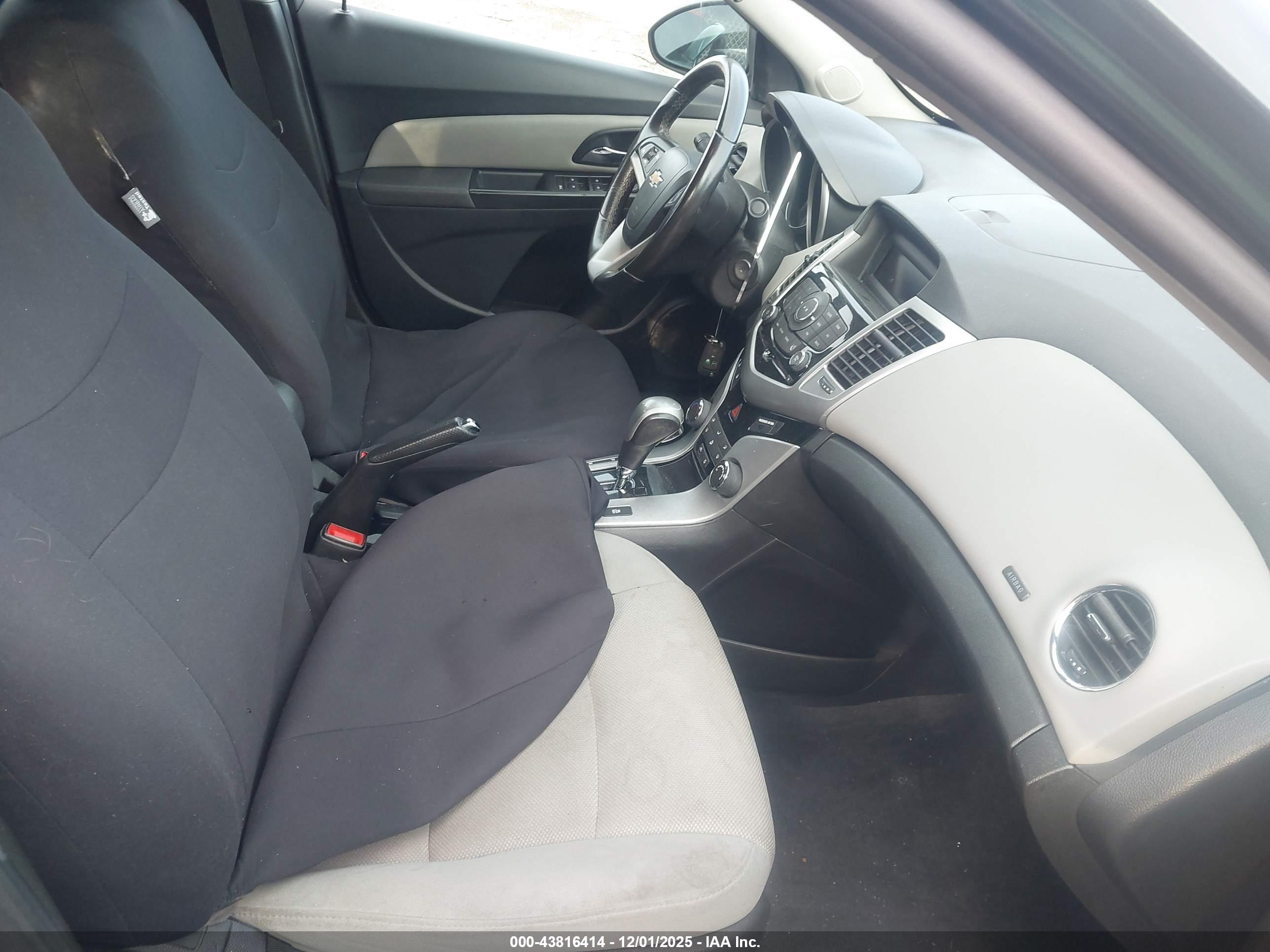 CHEVROLET CRUZE image 5