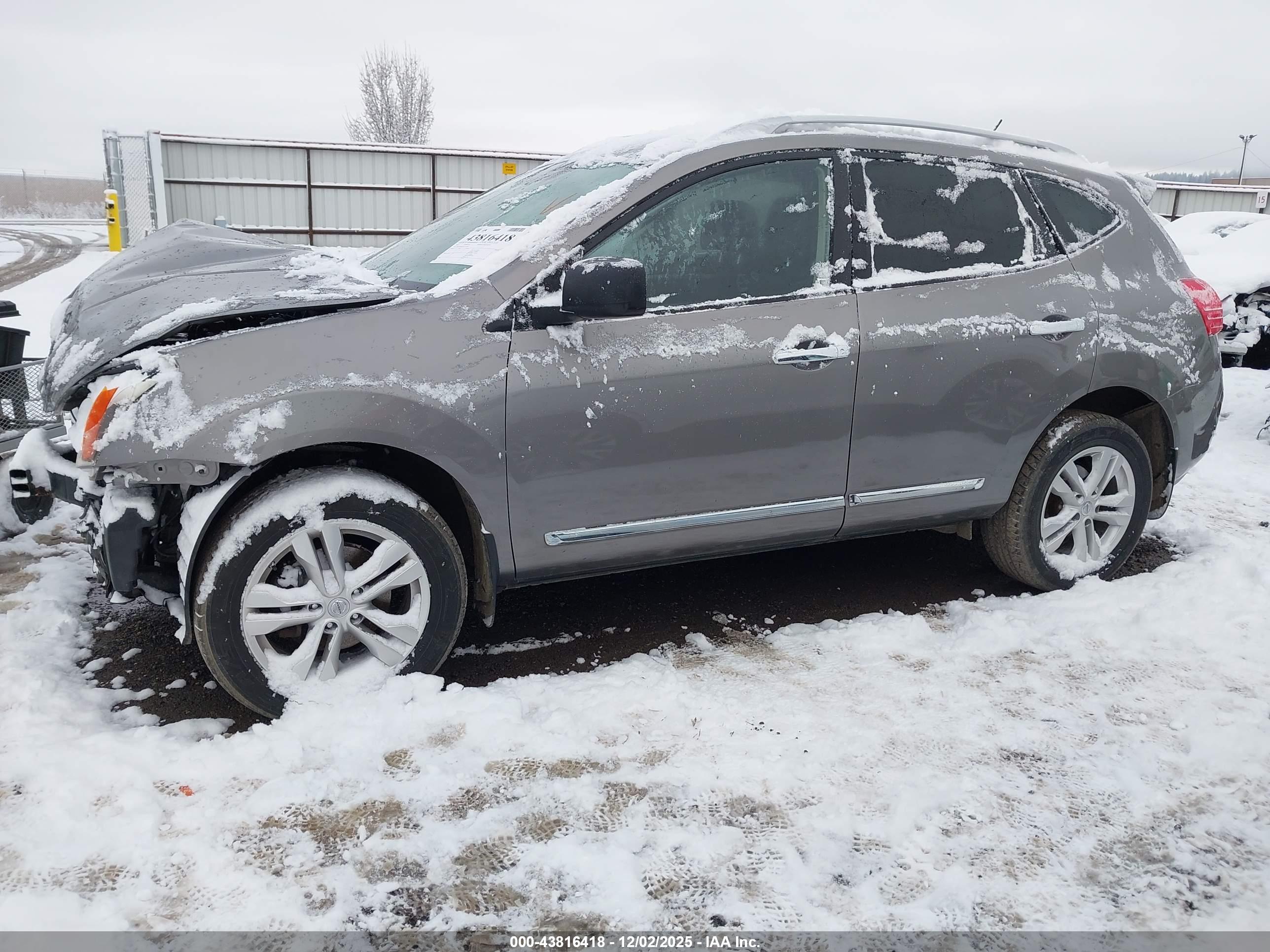 NISSAN ROGUE image 2