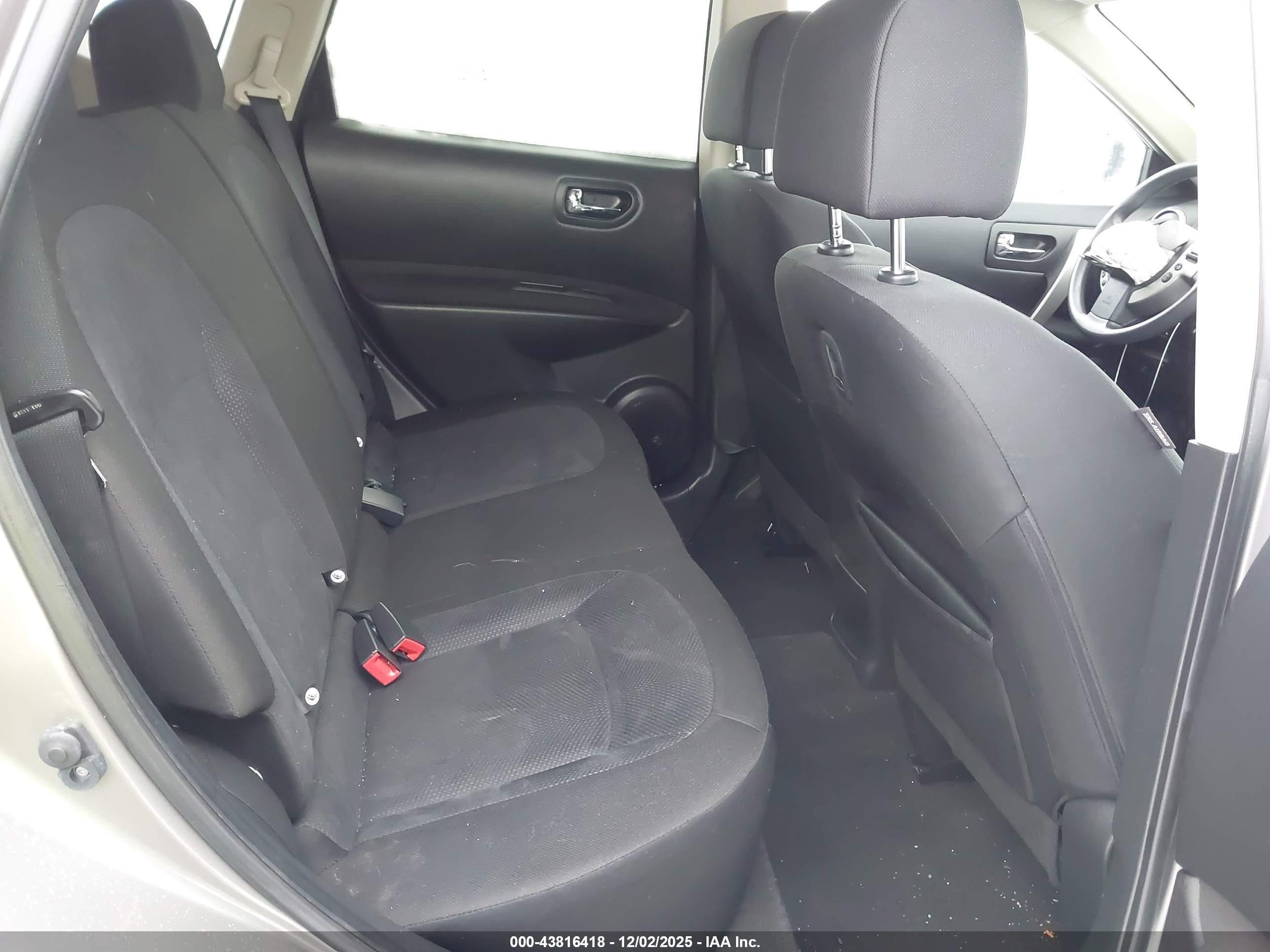 NISSAN ROGUE image 8