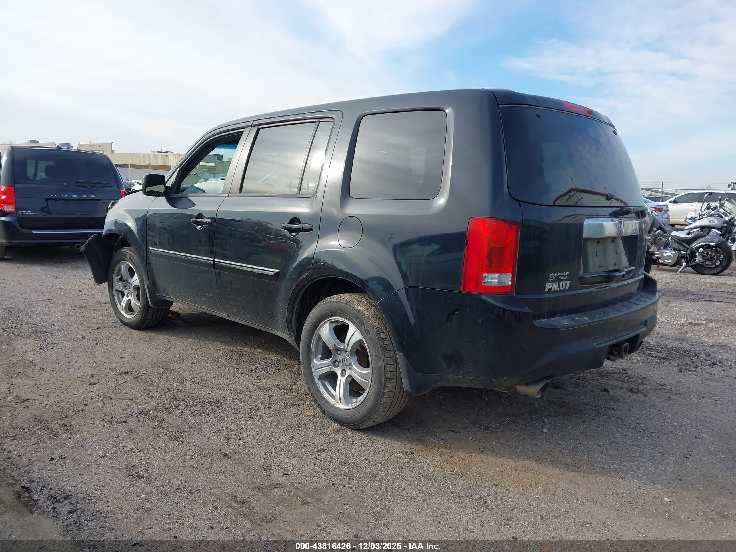 HONDA PILOT image 3