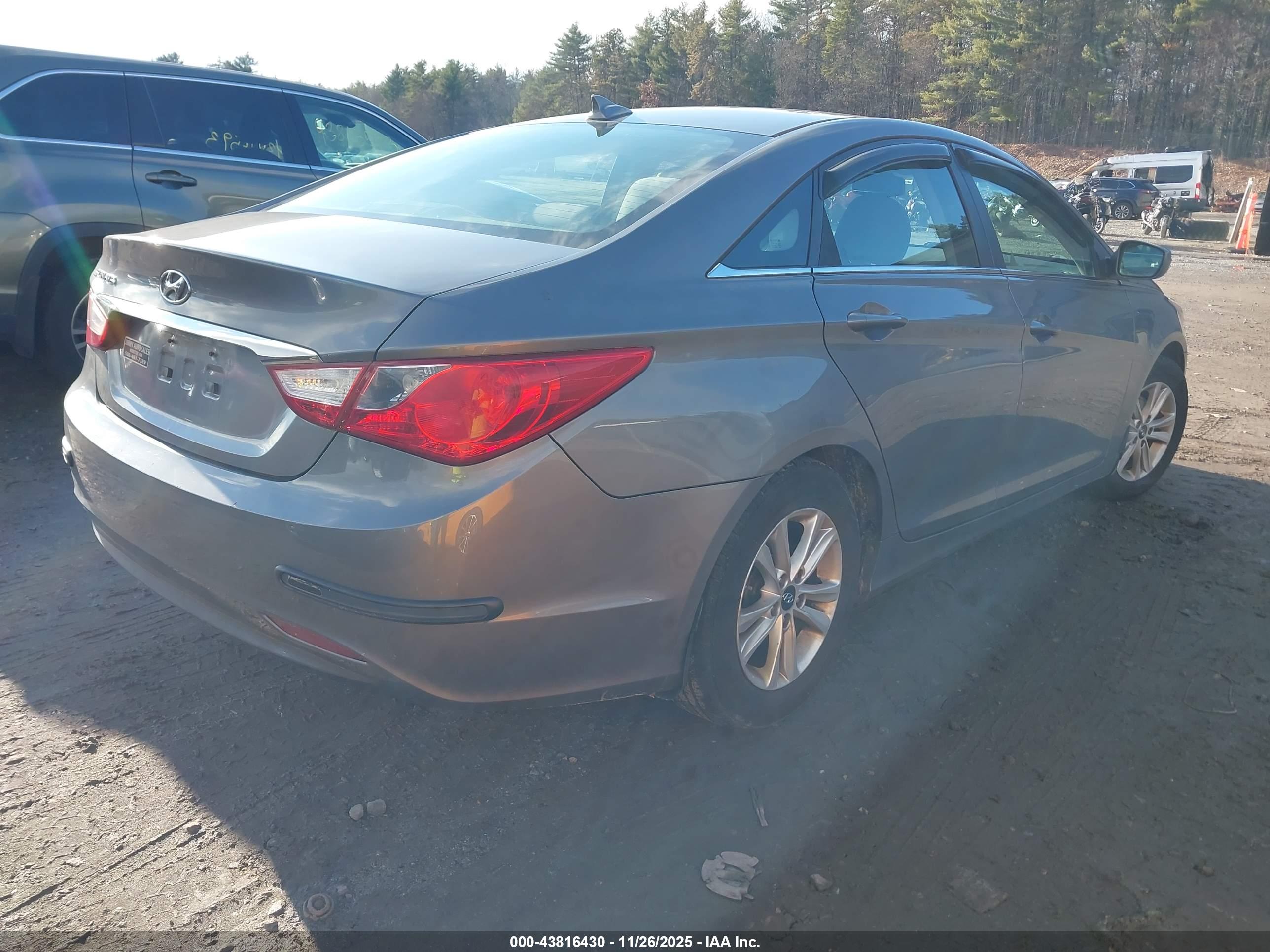 HYUNDAI SONATA image 4