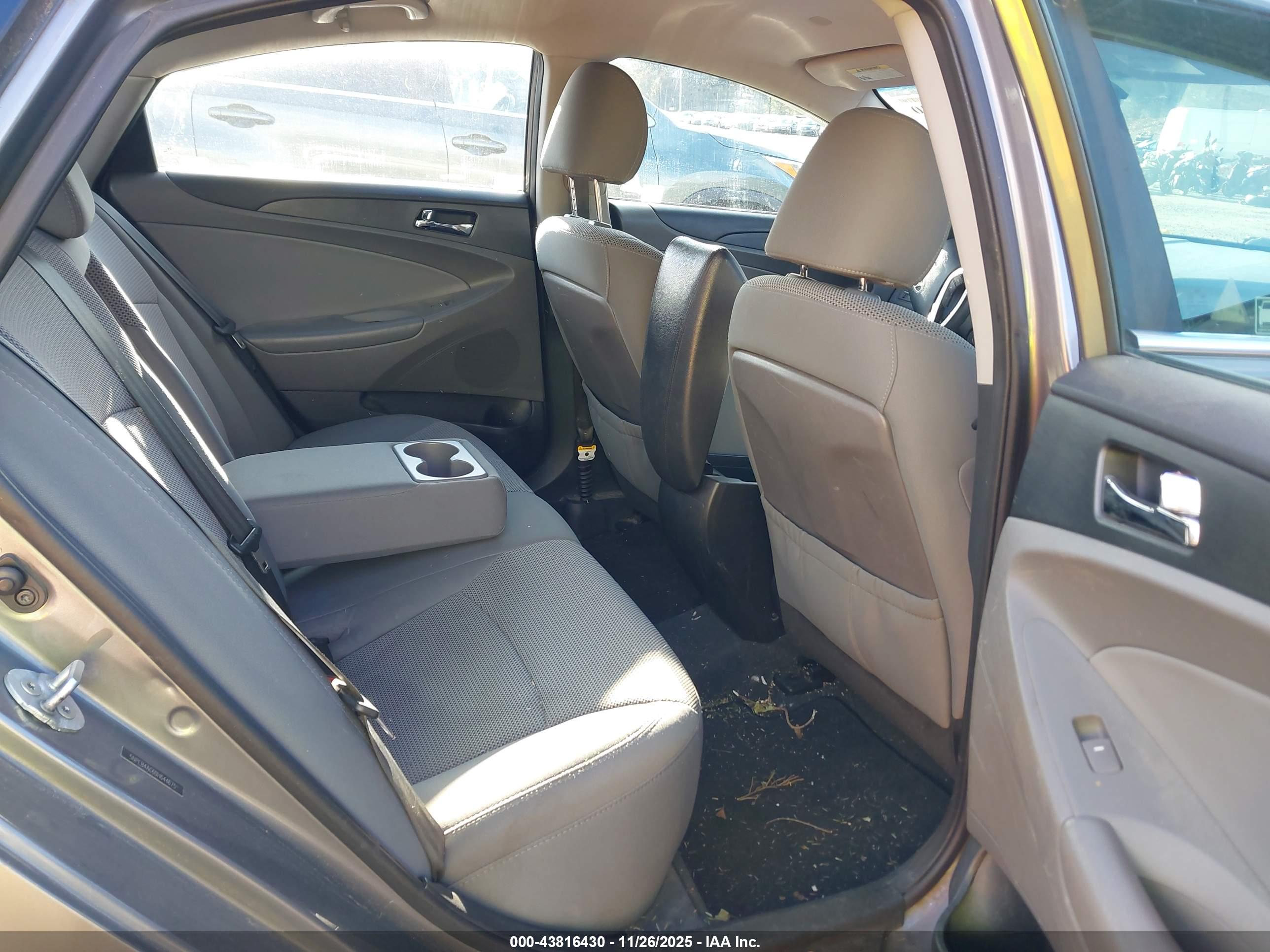 HYUNDAI SONATA image 8