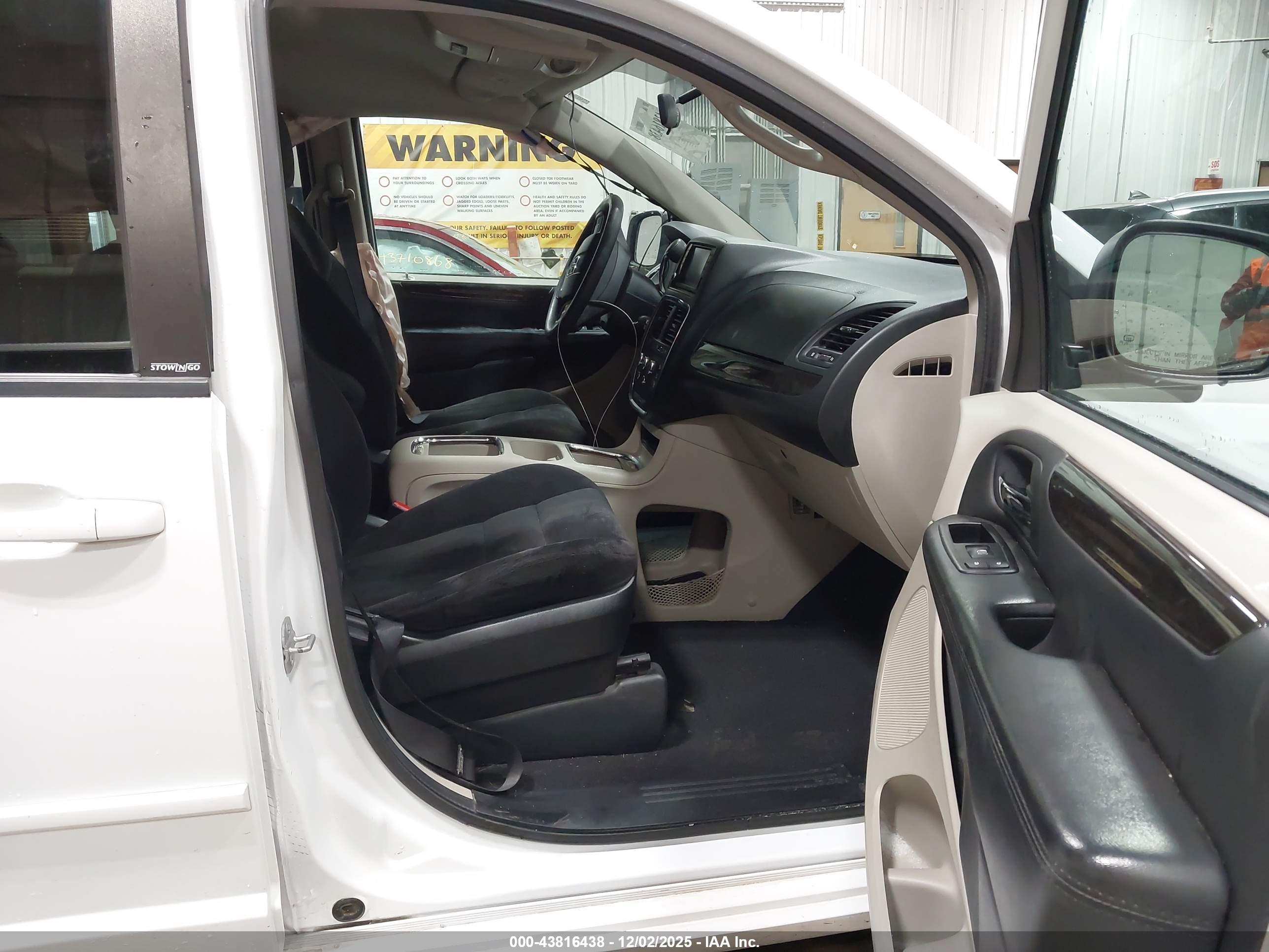 DODGE GRAND image 5