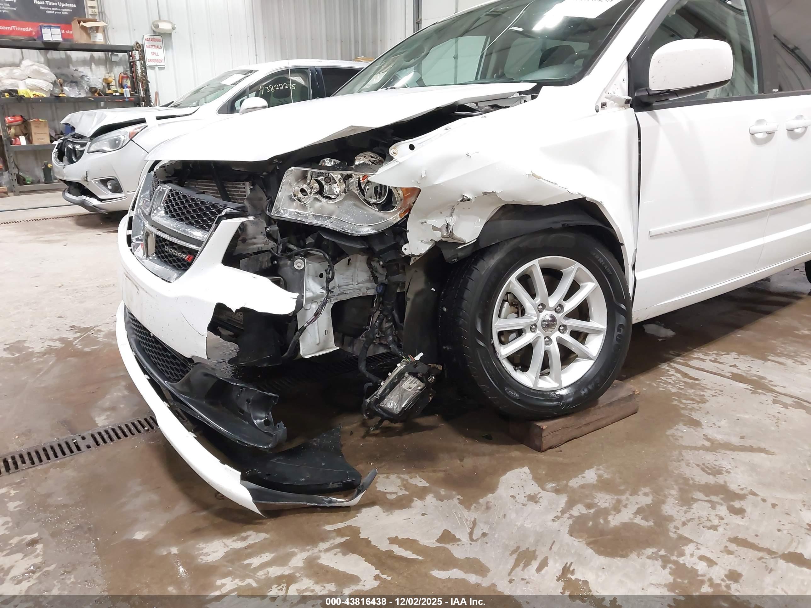 DODGE GRAND image 6