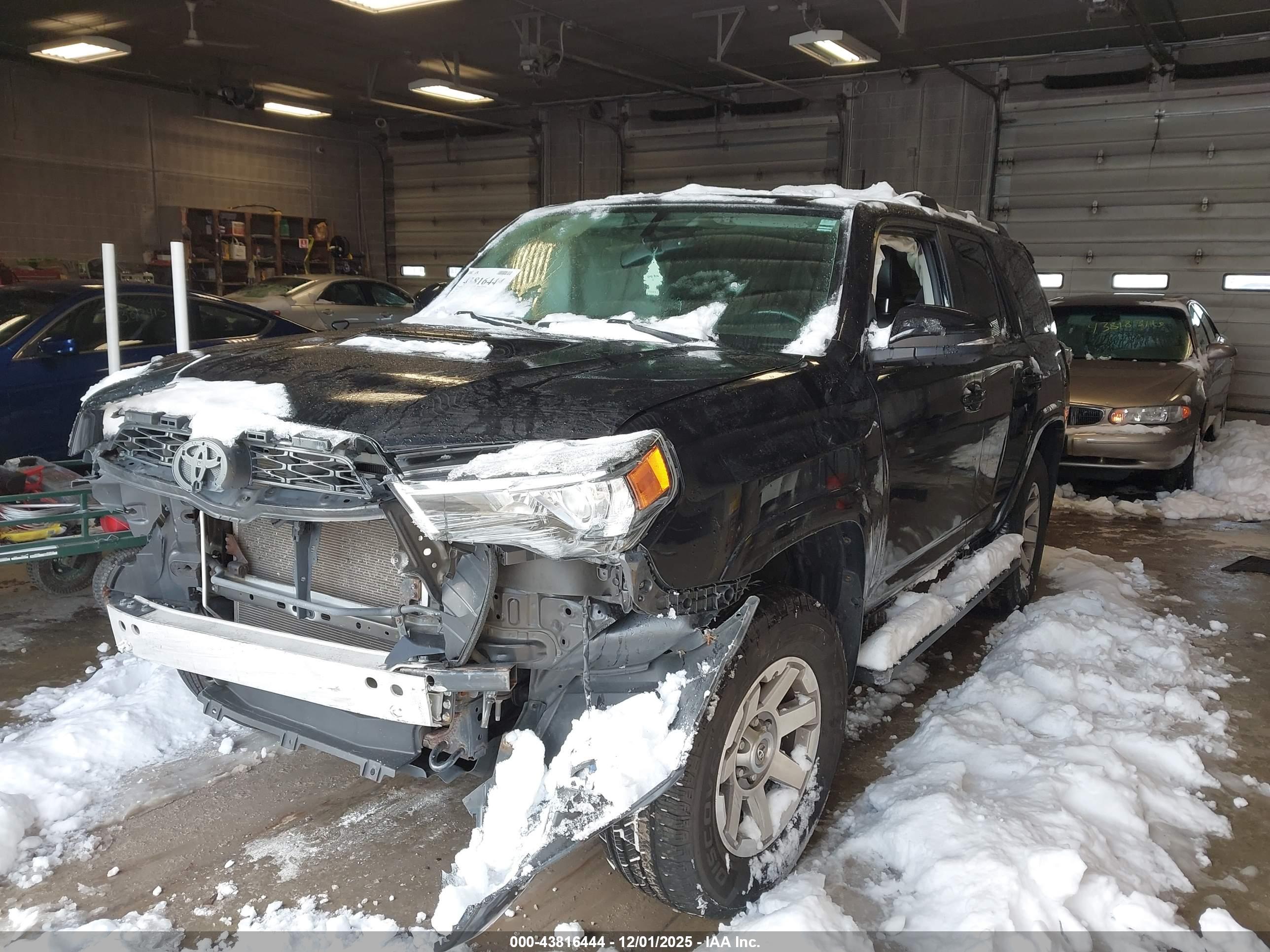 TOYOTA 4RUNNER image 2