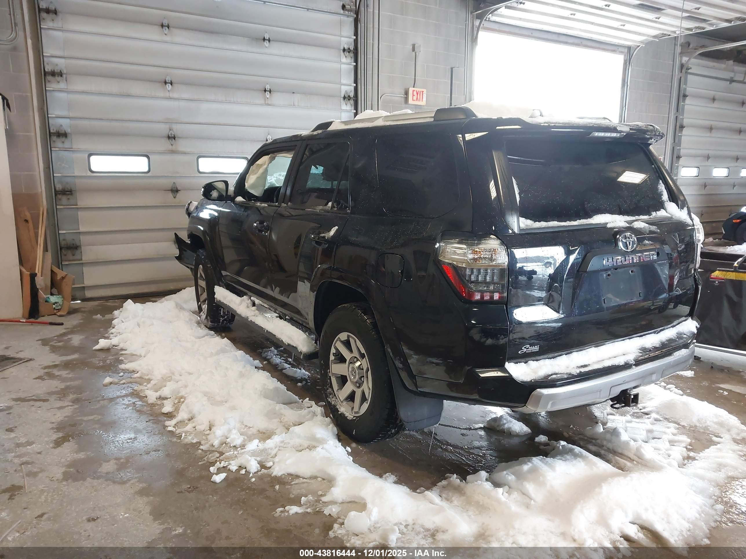 TOYOTA 4RUNNER image 3