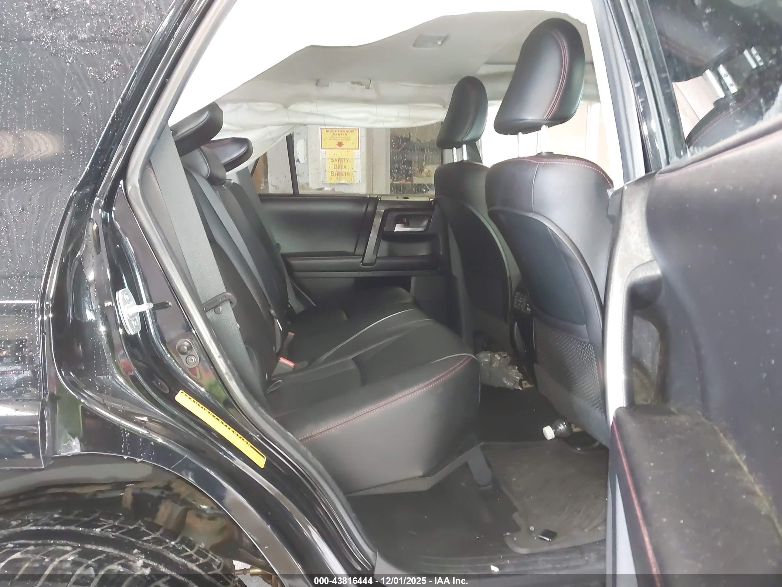 TOYOTA 4RUNNER image 8