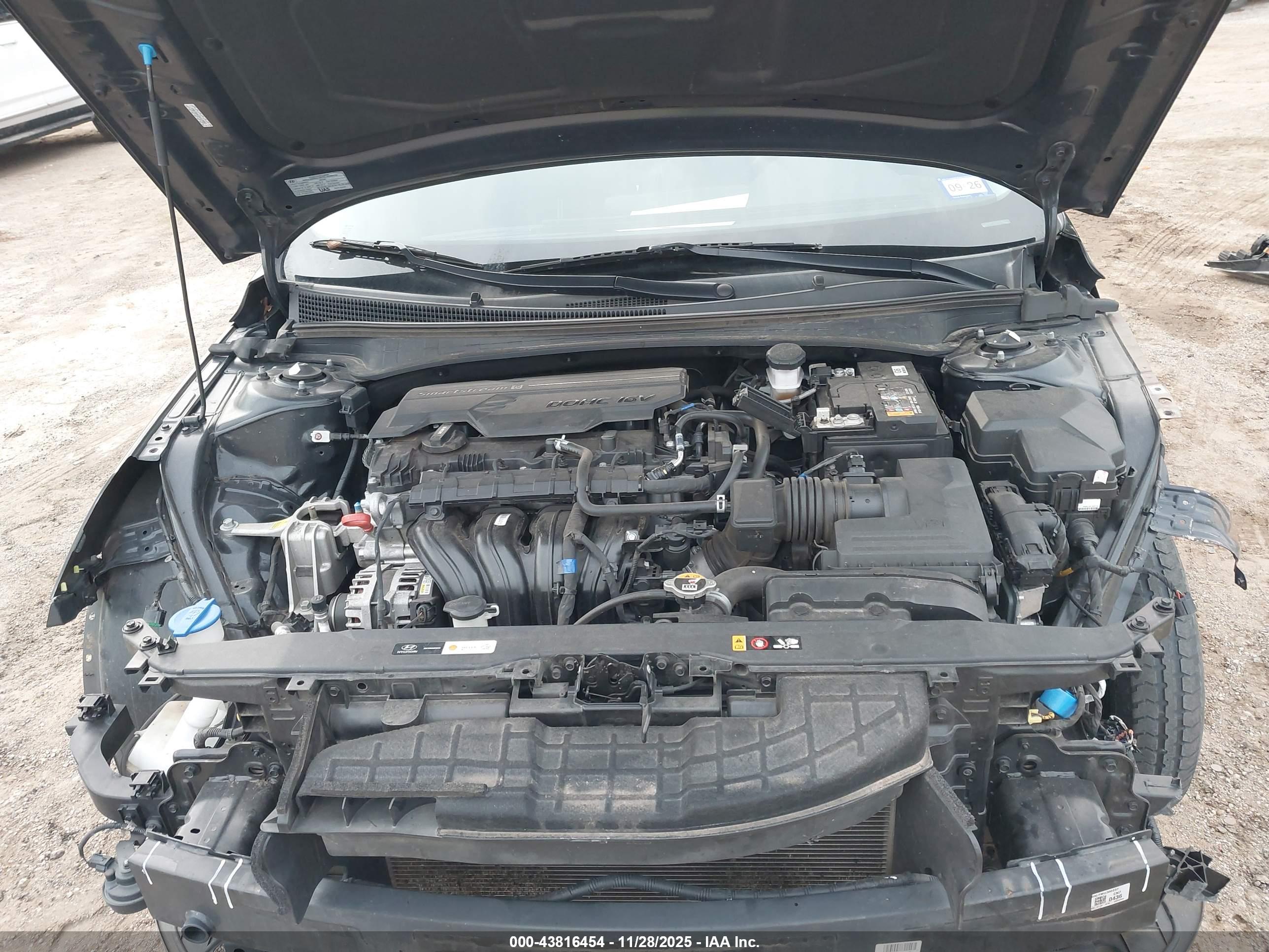 HYUNDAI ELANTRA image 10