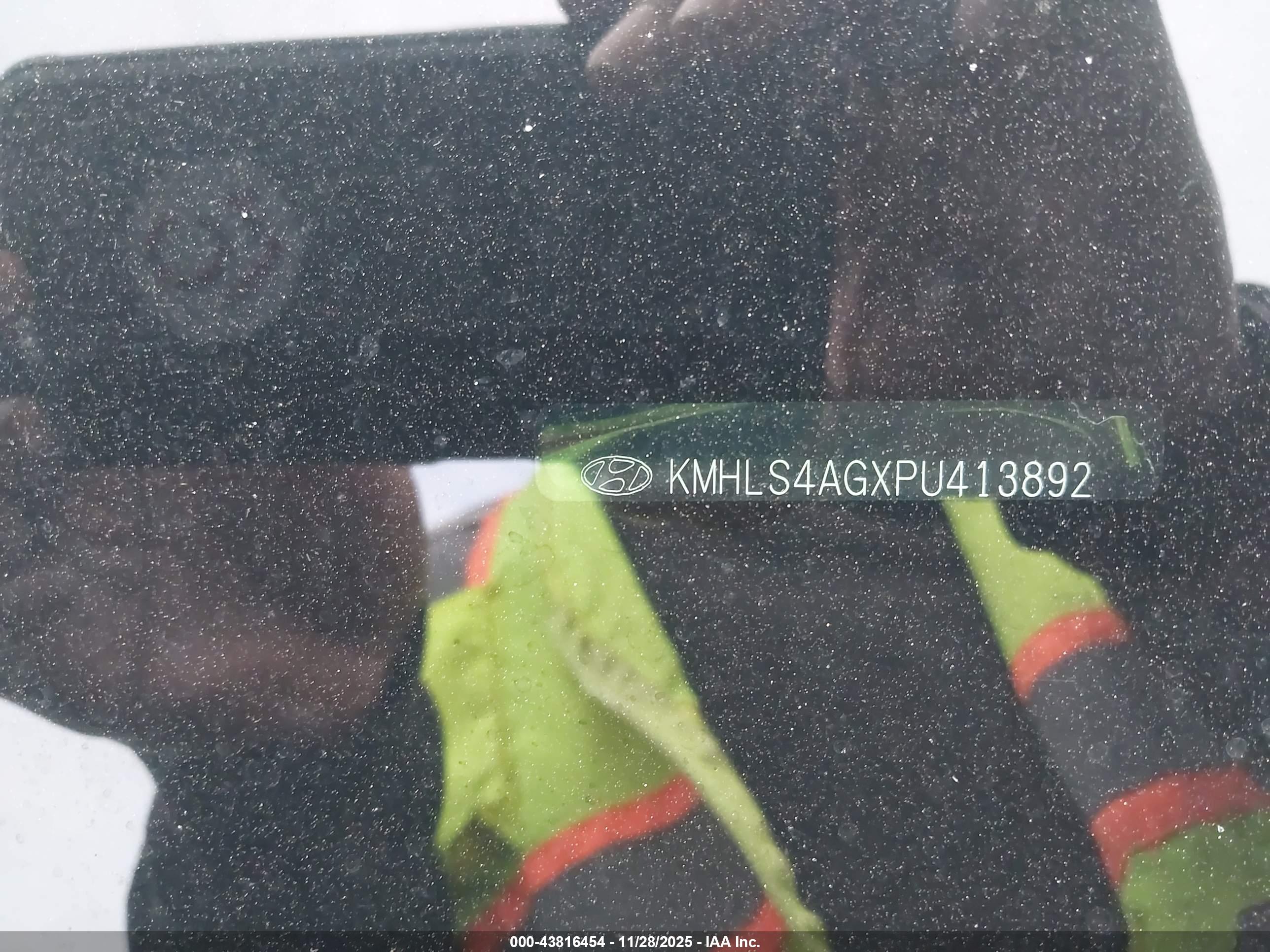 HYUNDAI ELANTRA image 9