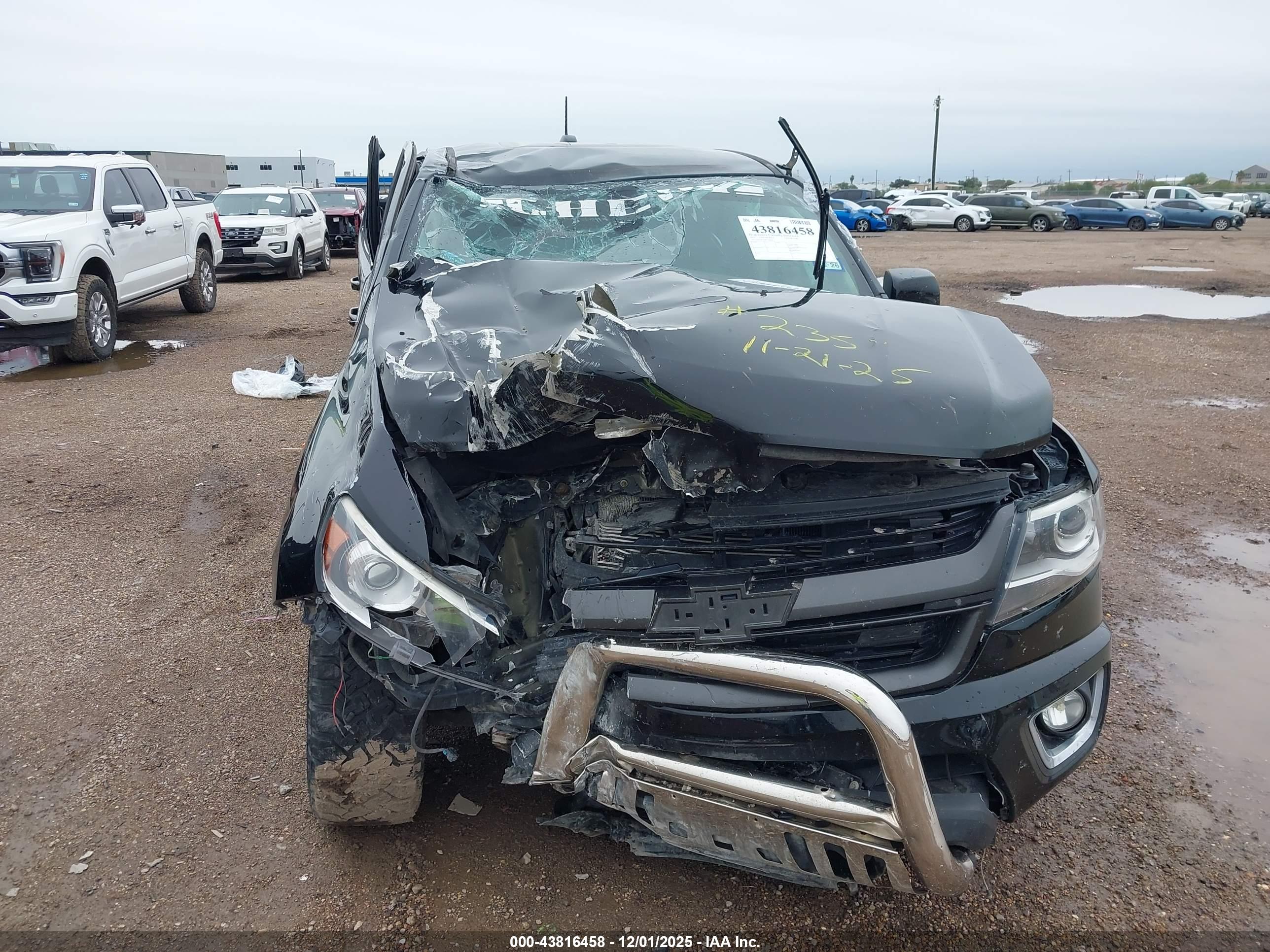 CHEVROLET COLORADO image 6