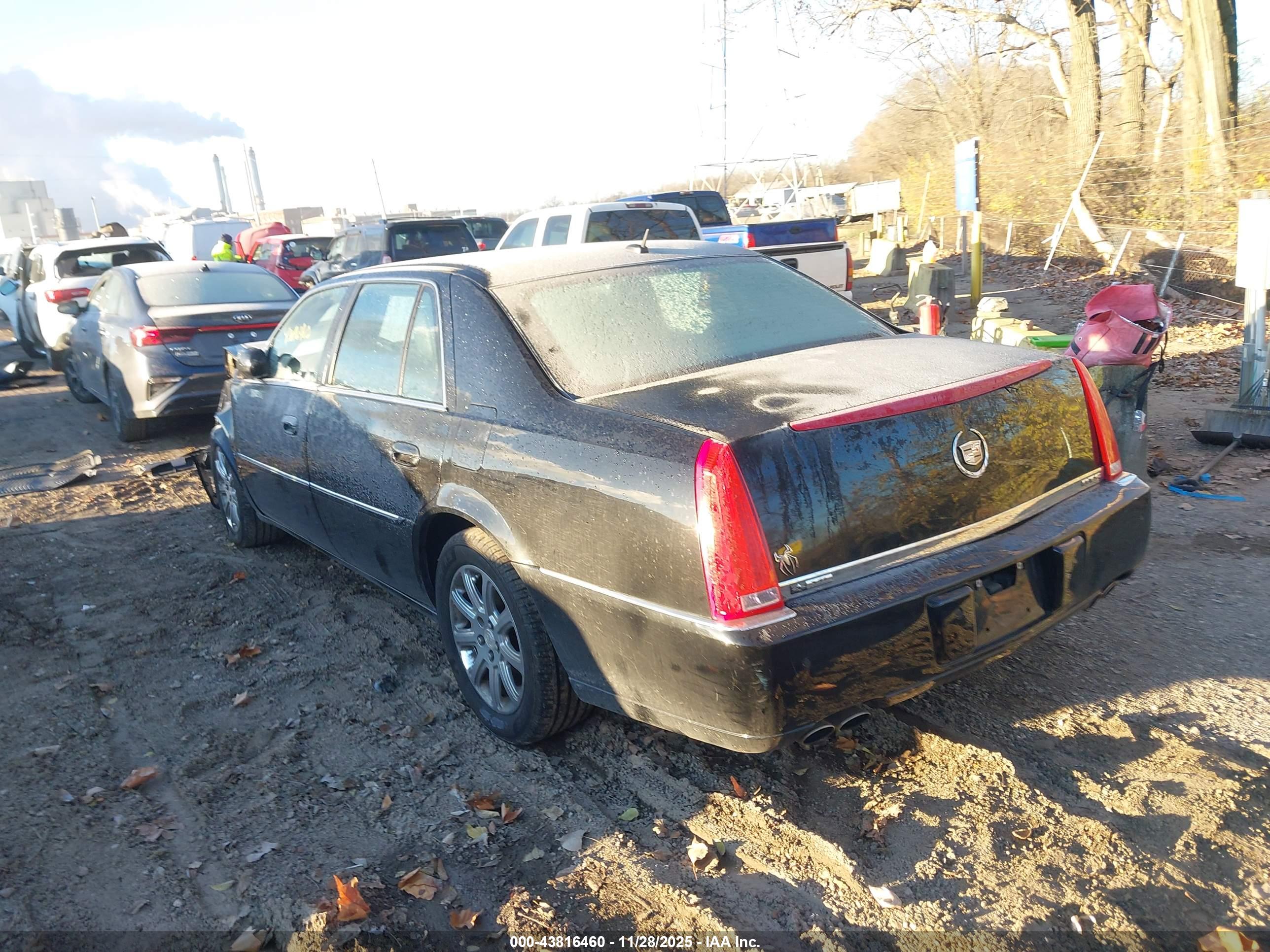CADILLAC DTS image 3
