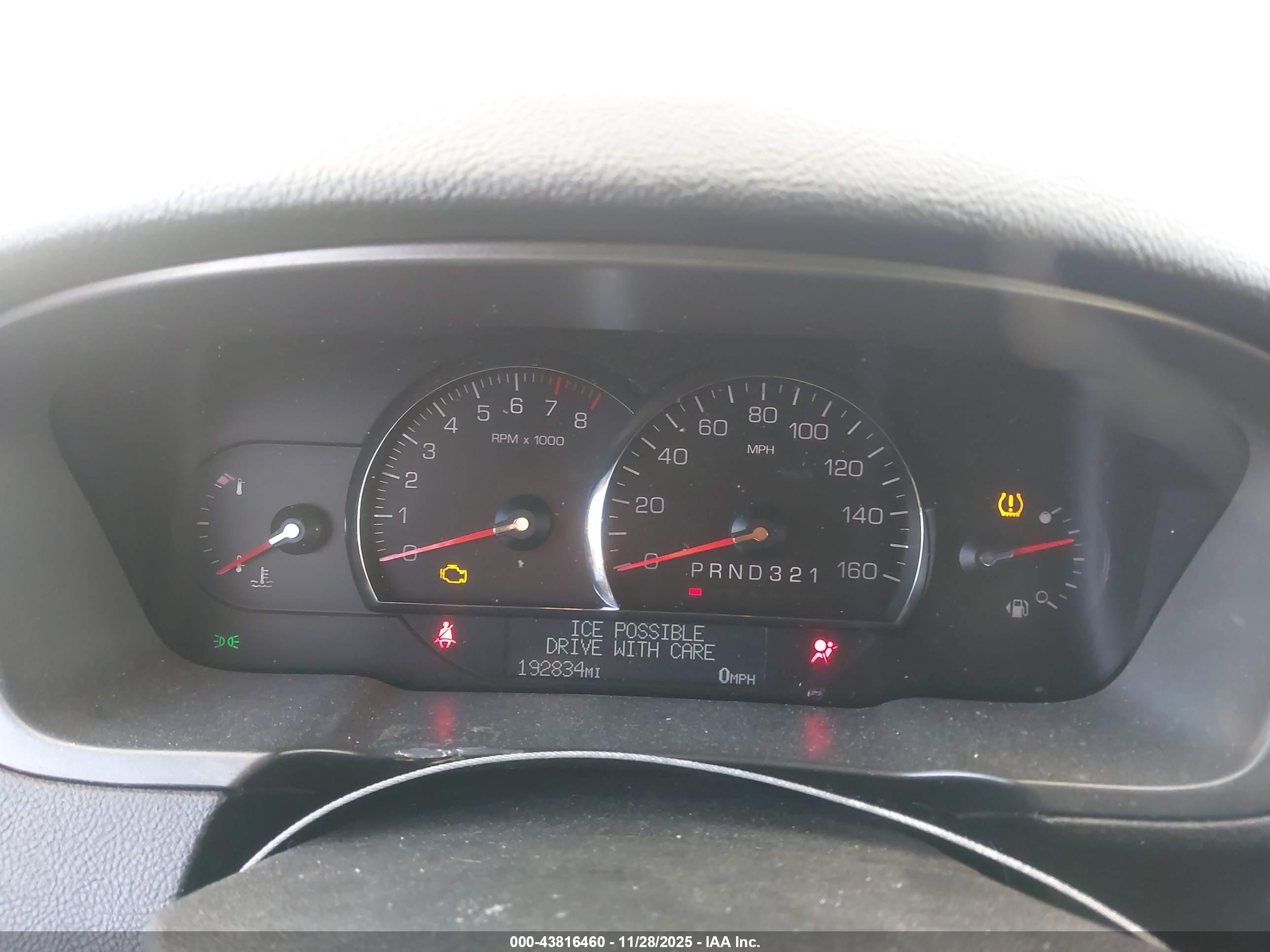 CADILLAC DTS image 7