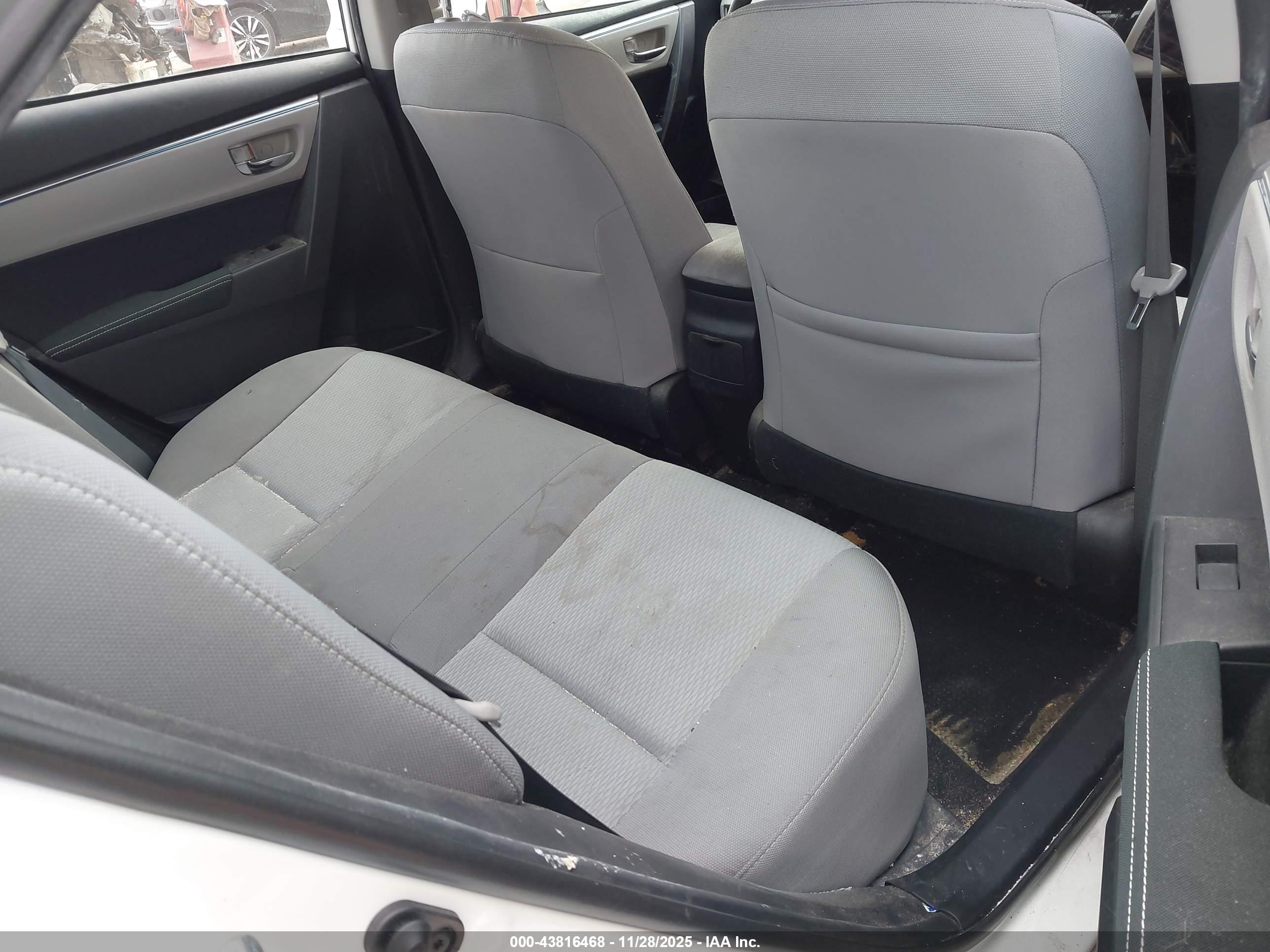 TOYOTA COROLLA image 8
